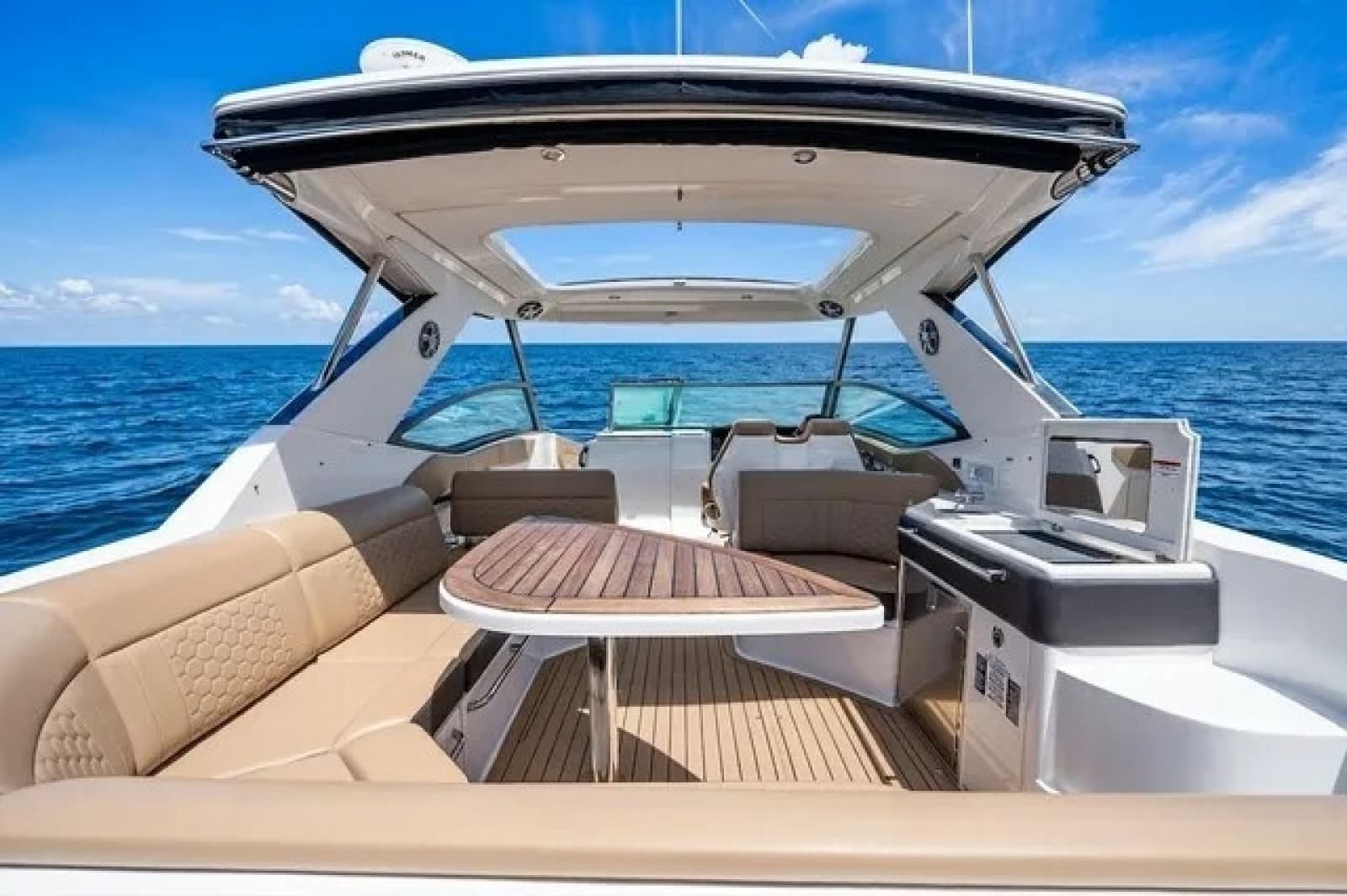 2020 Sea Ray Sundancer 320 - Photo 5