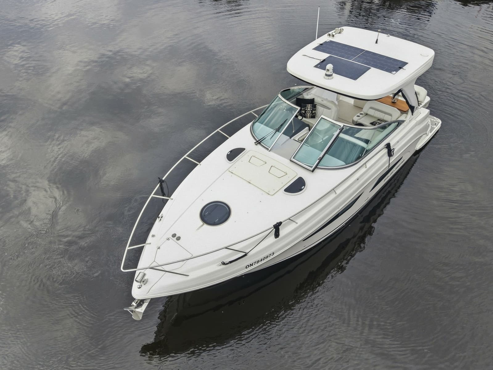 2021 Regal 33 Express - Photo 1