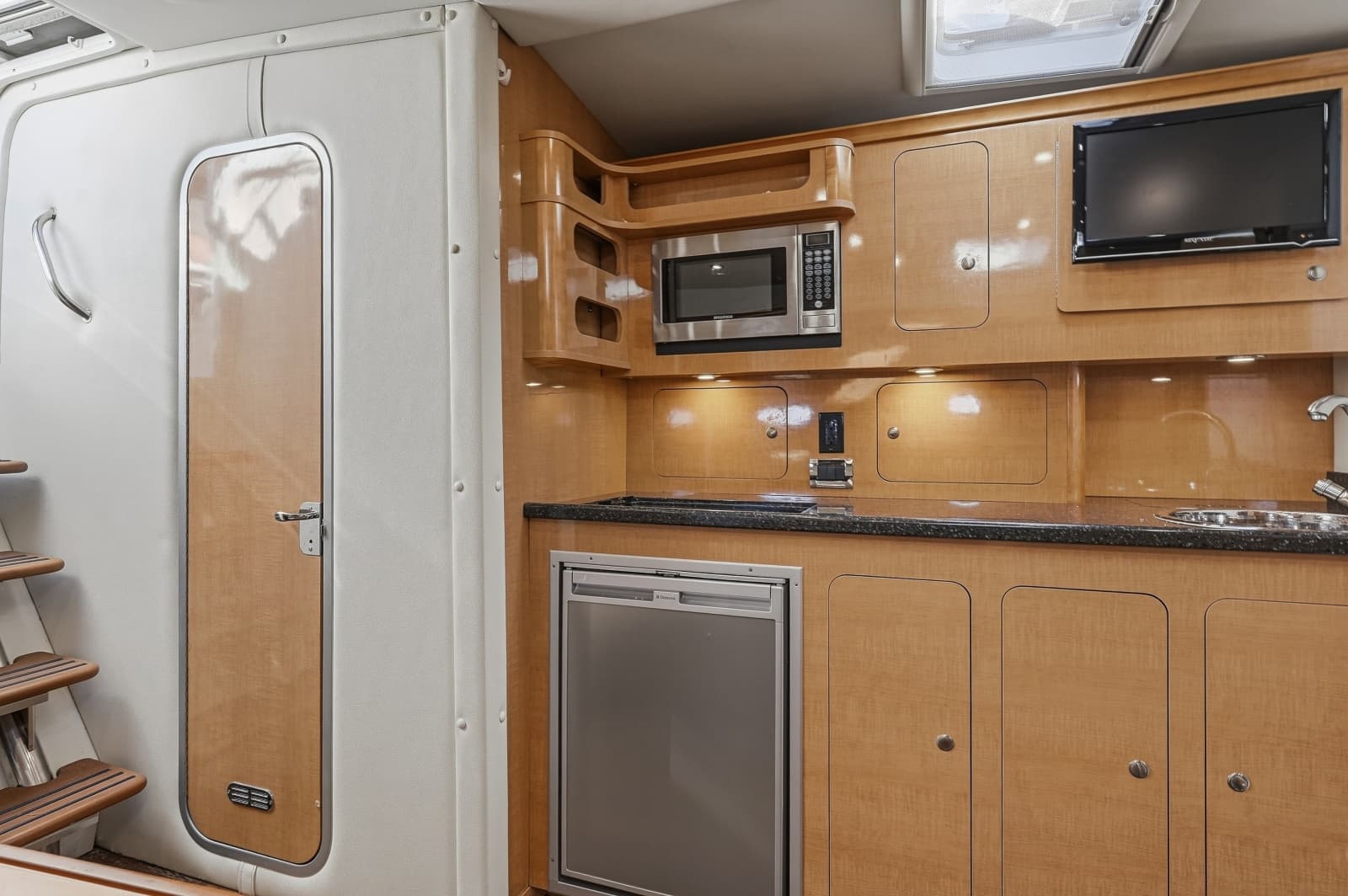 2014 Rinker 400 Express - Photo 19