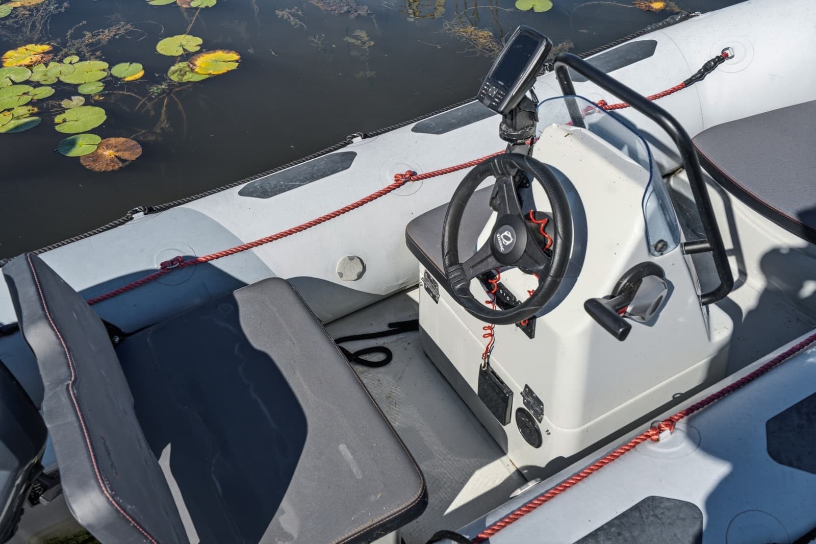 2014 Rinker 400 Express - Photo 33