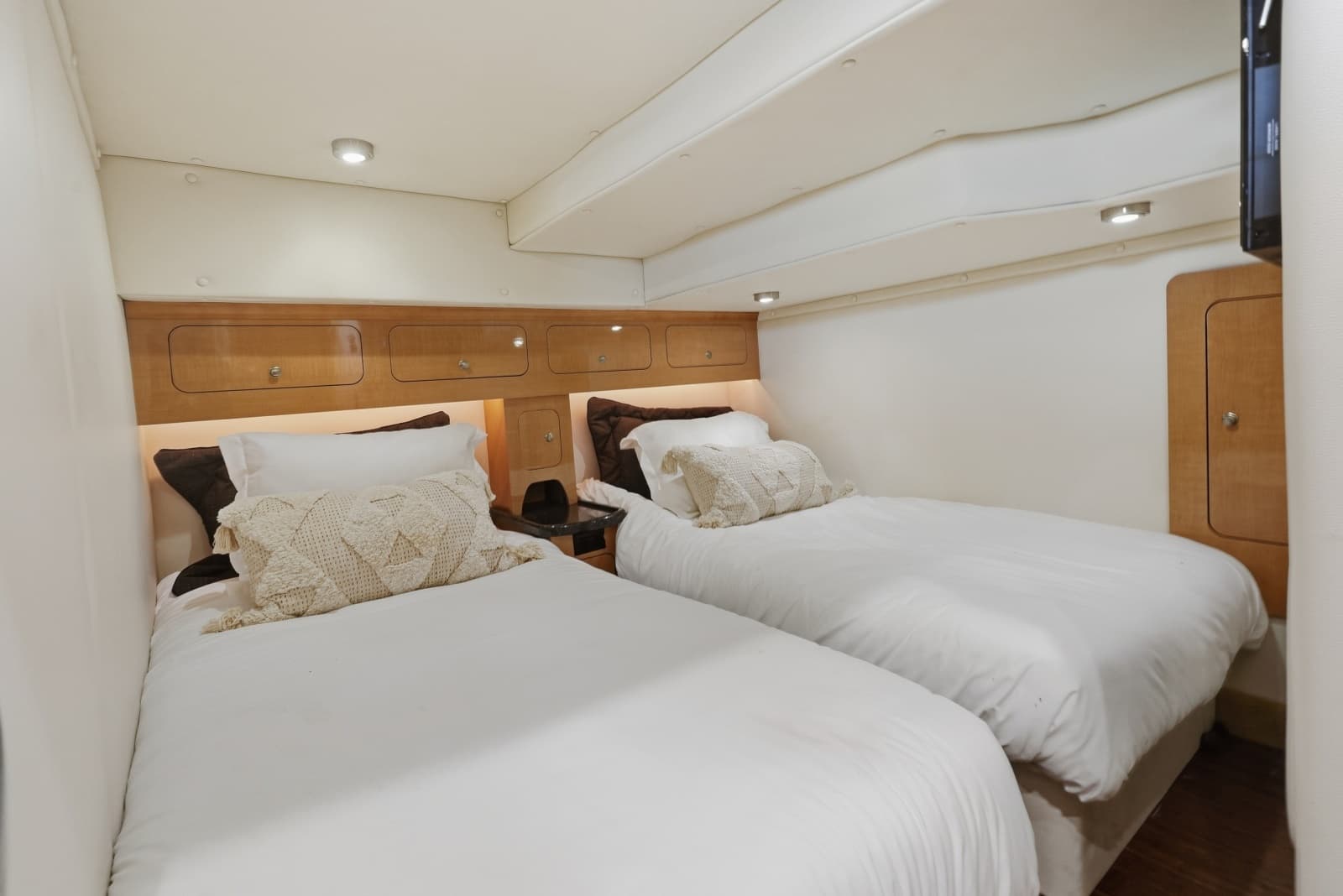 2014 Rinker 400 Express - Photo 24