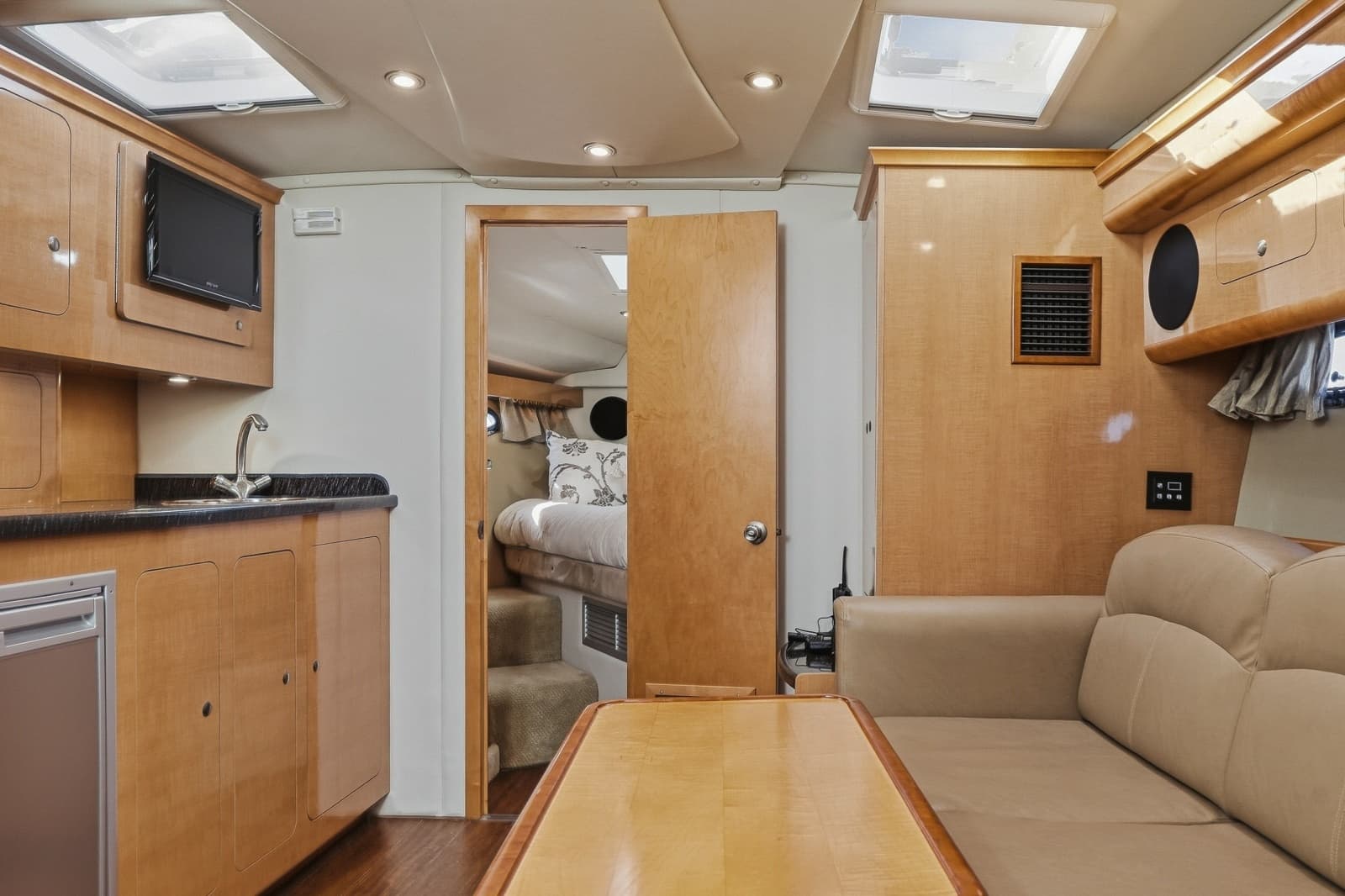 2014 Rinker 400 Express - Photo 14