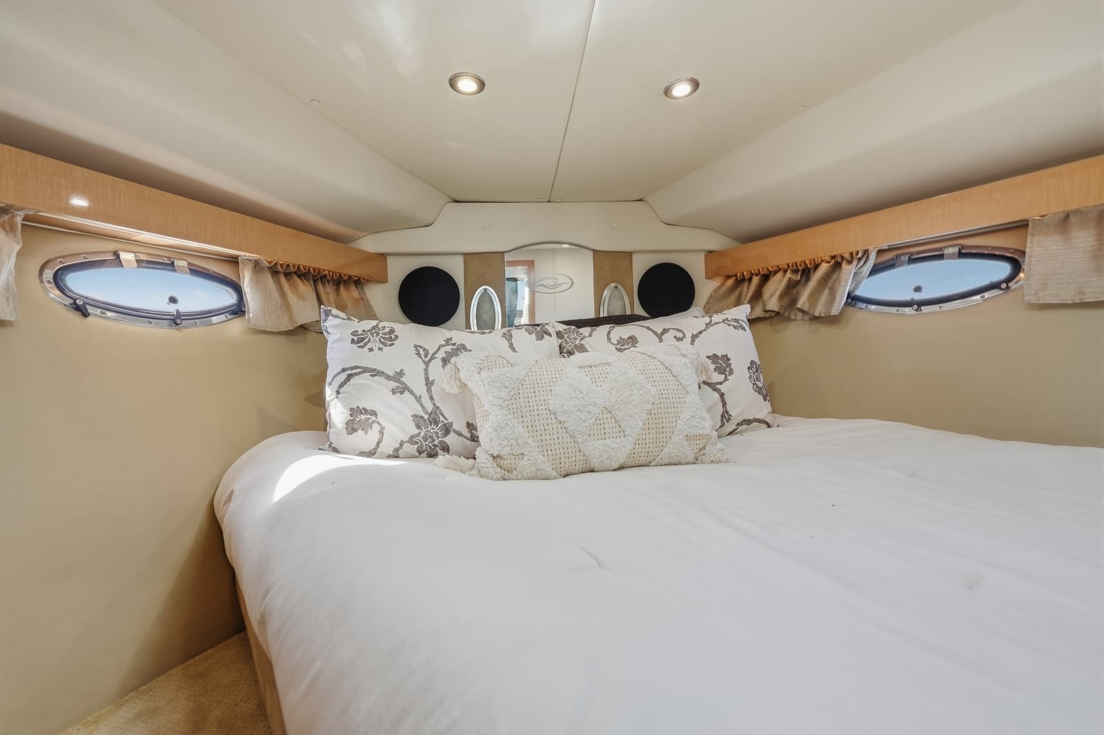 2014 Rinker 400 Express - Photo 20
