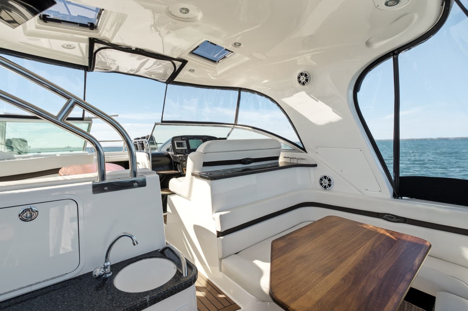 2014 Rinker 400 Express - Photo 9