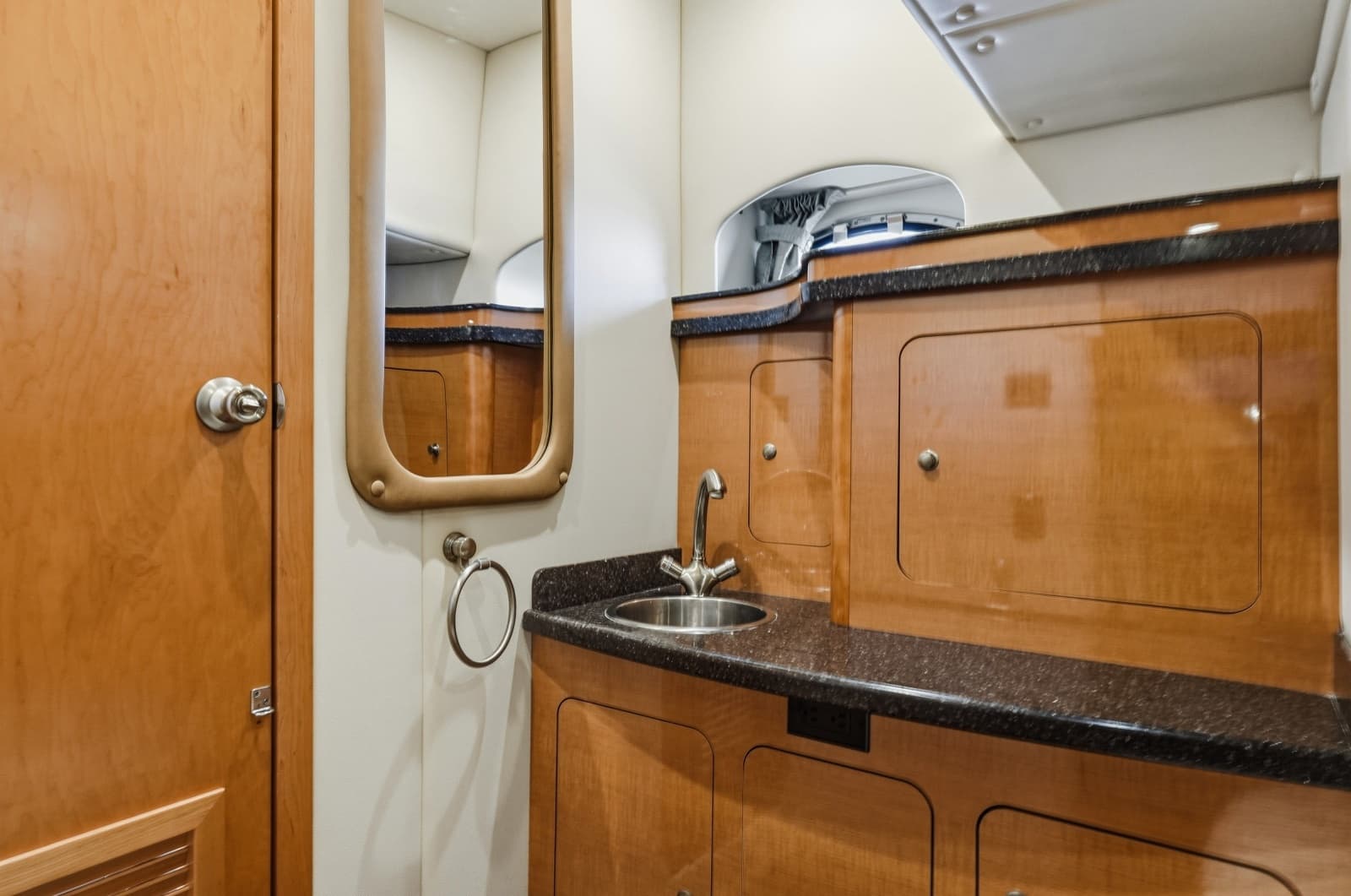 2014 Rinker 400 Express - Photo 28