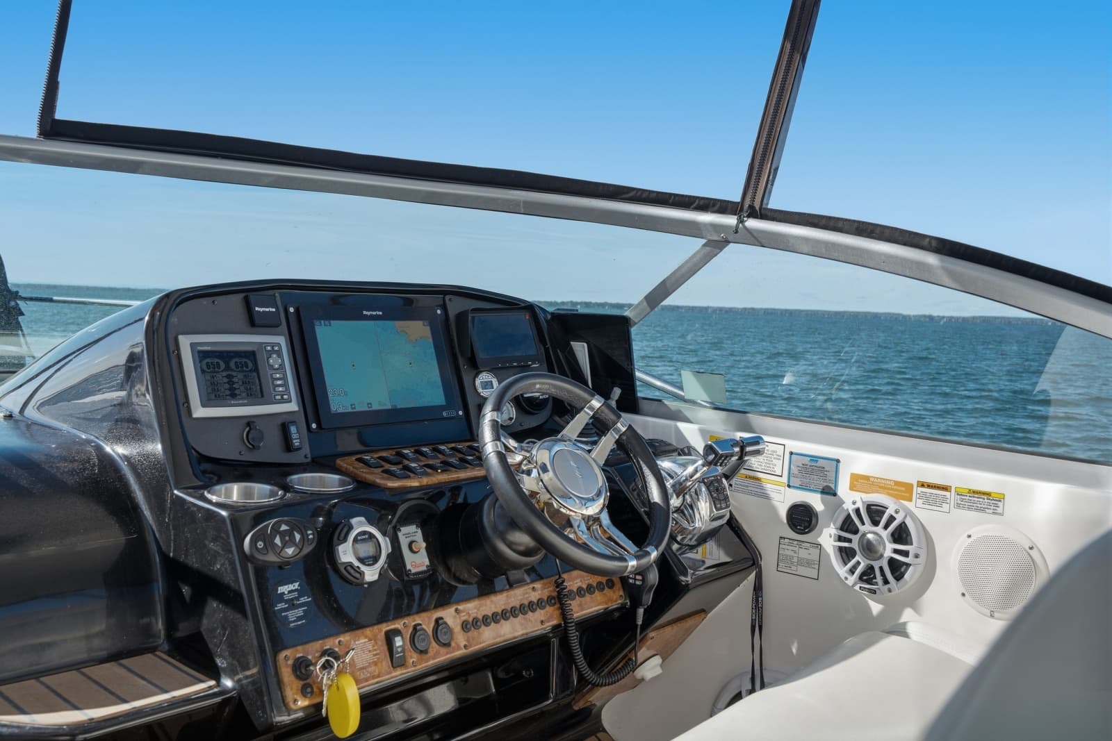2014 Rinker 400 Express - Photo 11