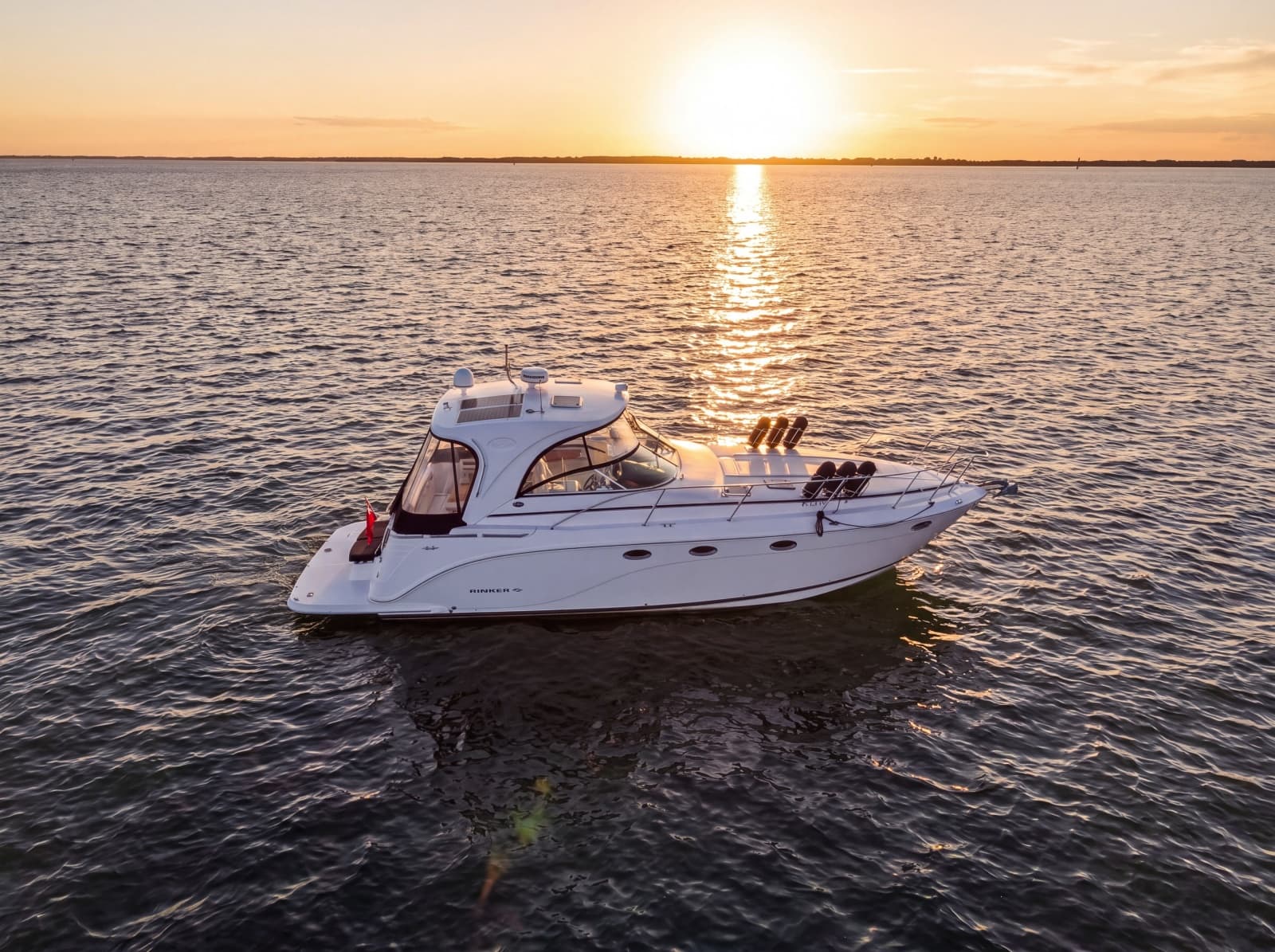 2014 Rinker 400 Express - Photo 2