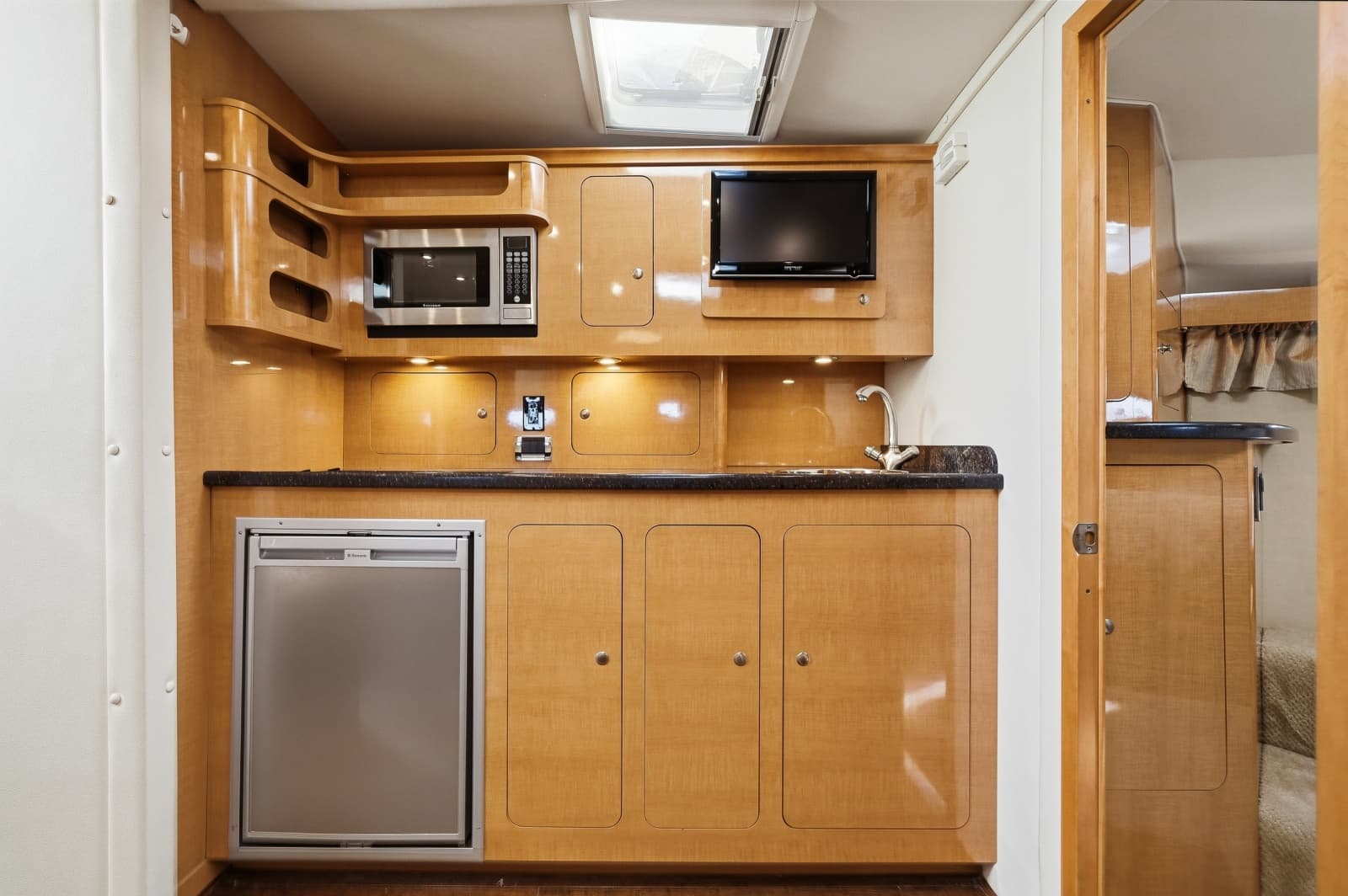 2014 Rinker 400 Express - Photo 17