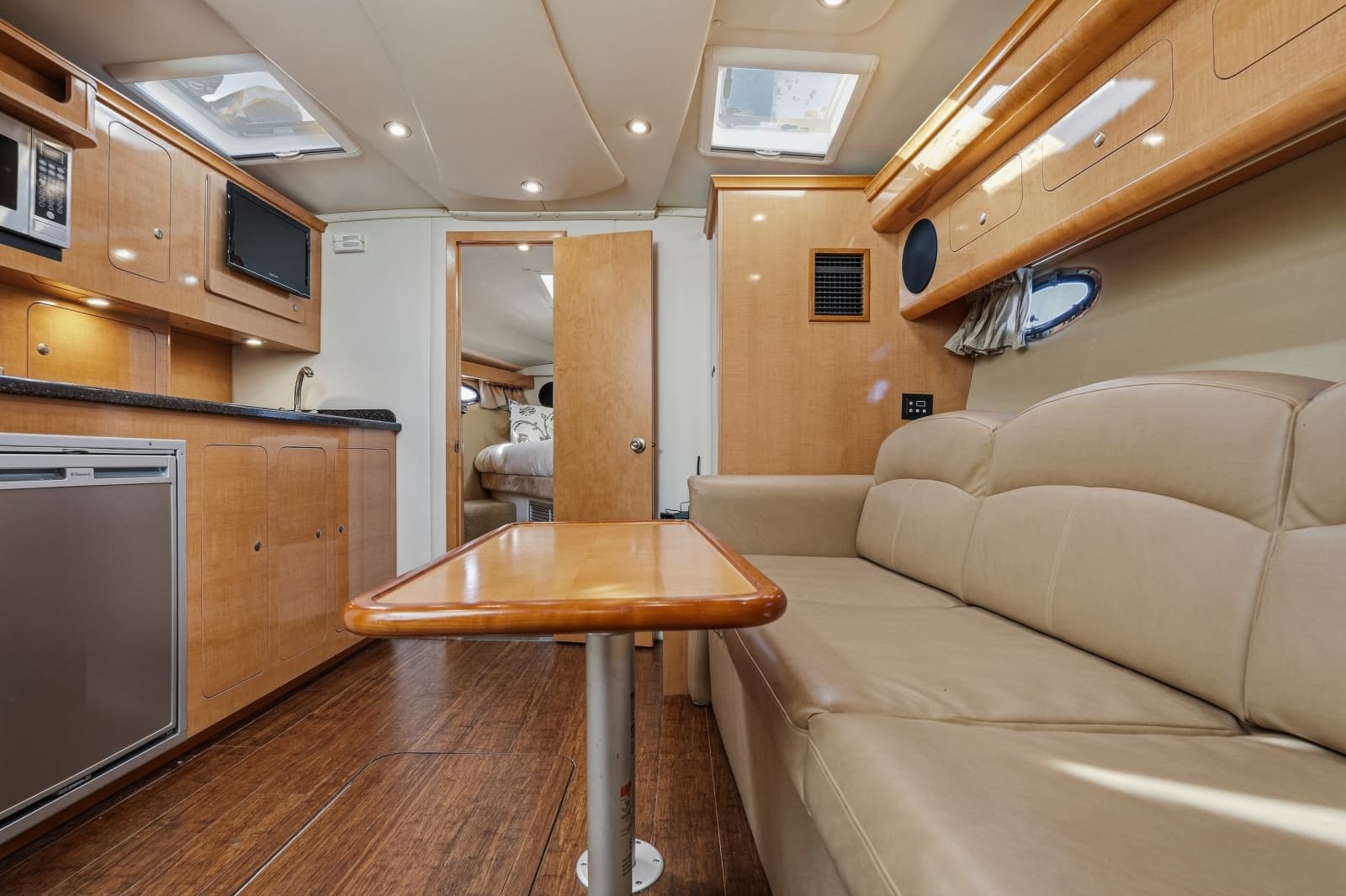 2014 Rinker 400 Express - Photo 13