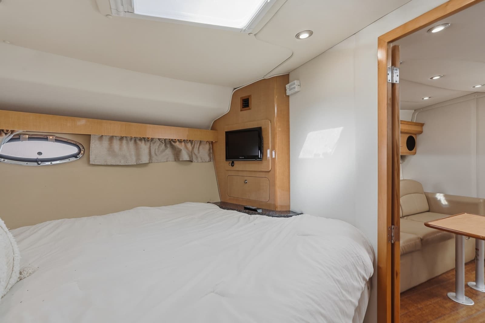 2014 Rinker 400 Express - Photo 21
