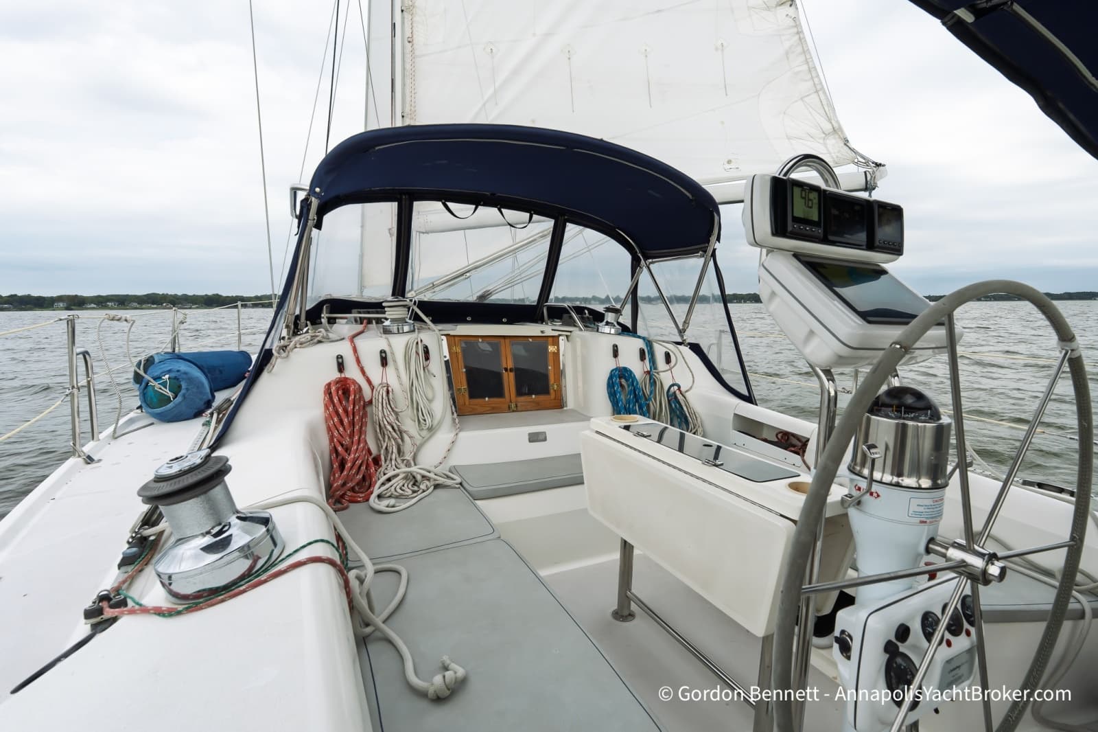 2003 Catalina 380 - Photo 22