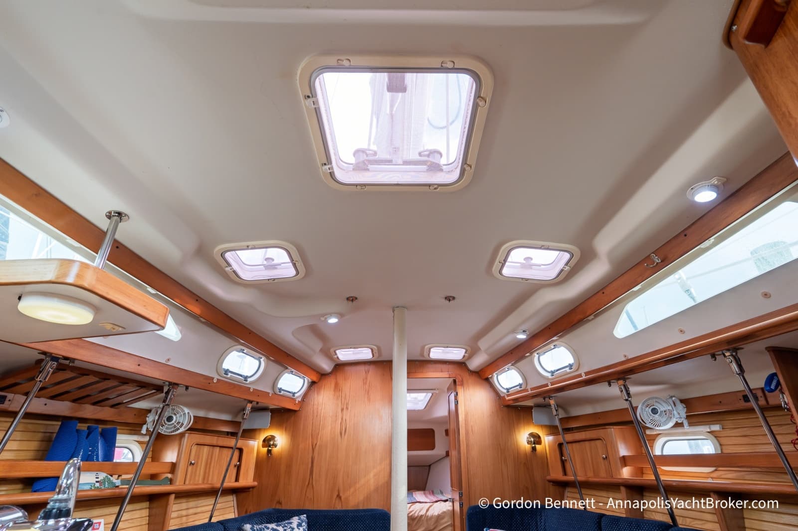 2003 Catalina 380 - Photo 42