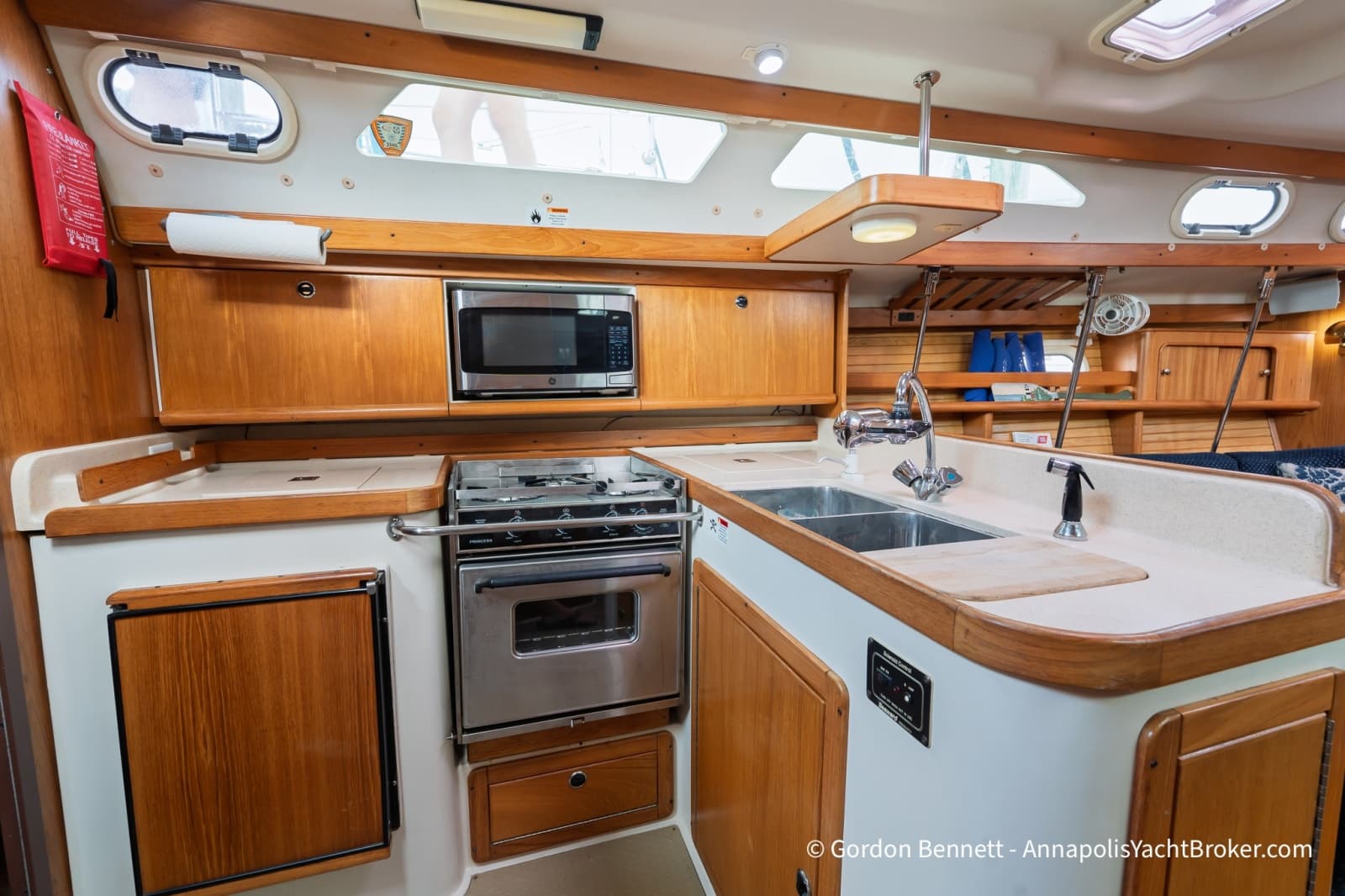 2003 Catalina 380 - Photo 29