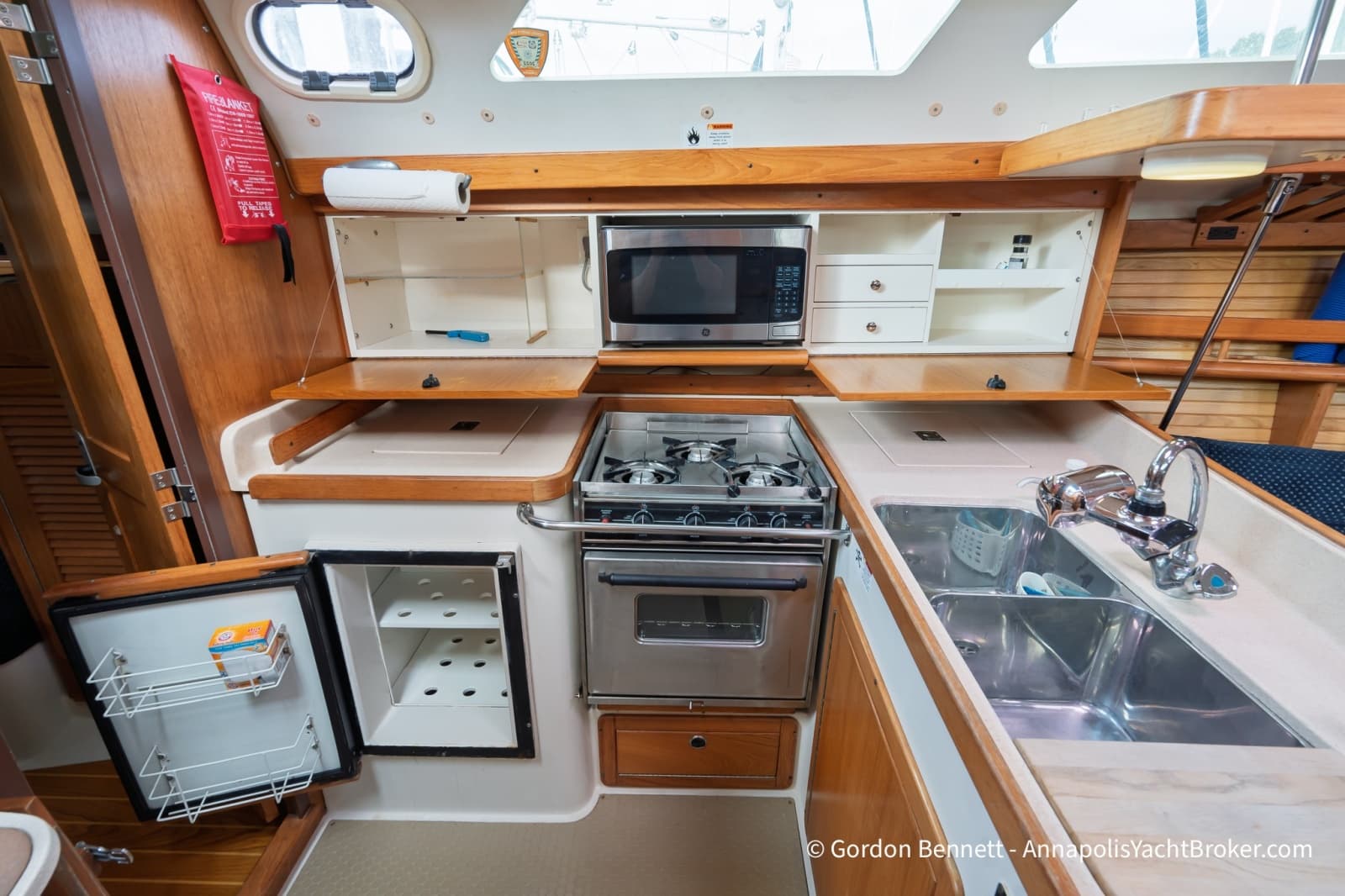 2003 Catalina 380 - Photo 30