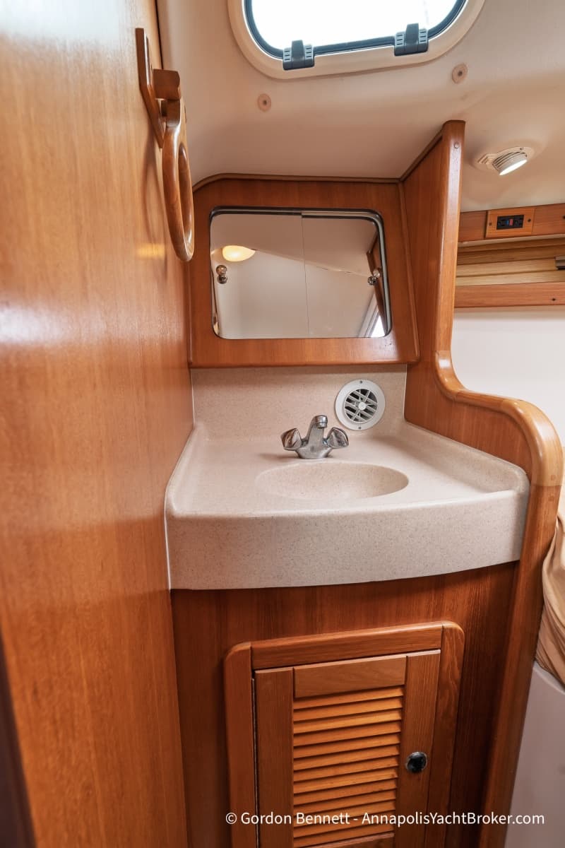 2003 Catalina 380 - Photo 45