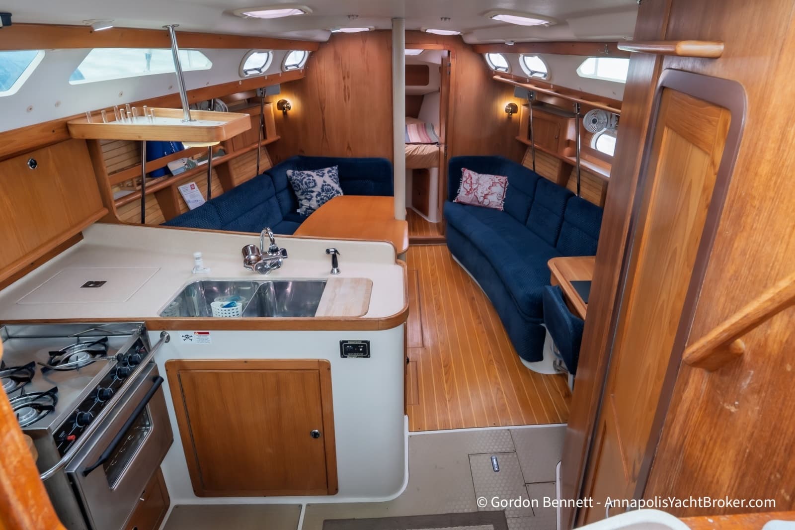 2003 Catalina 380 - Photo 4