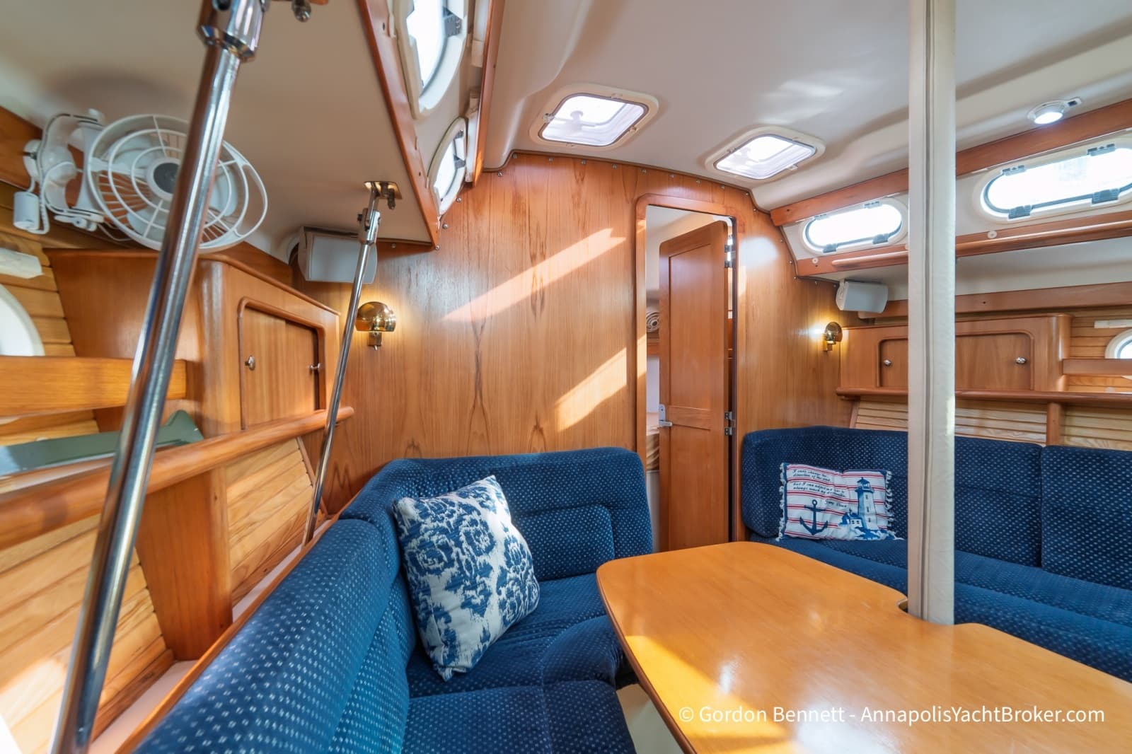 2003 Catalina 380 - Photo 37