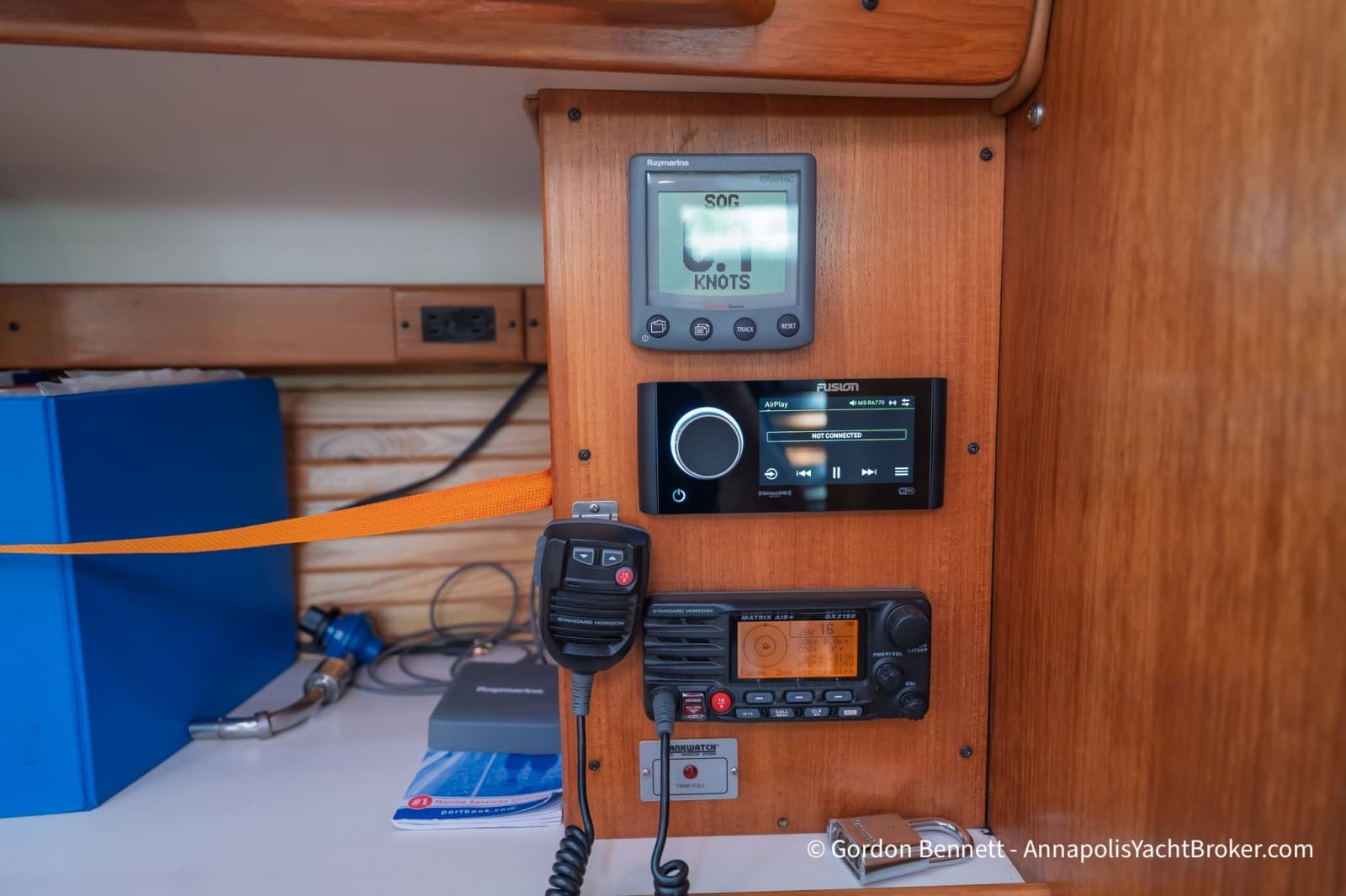 2003 Catalina 380 - Photo 33