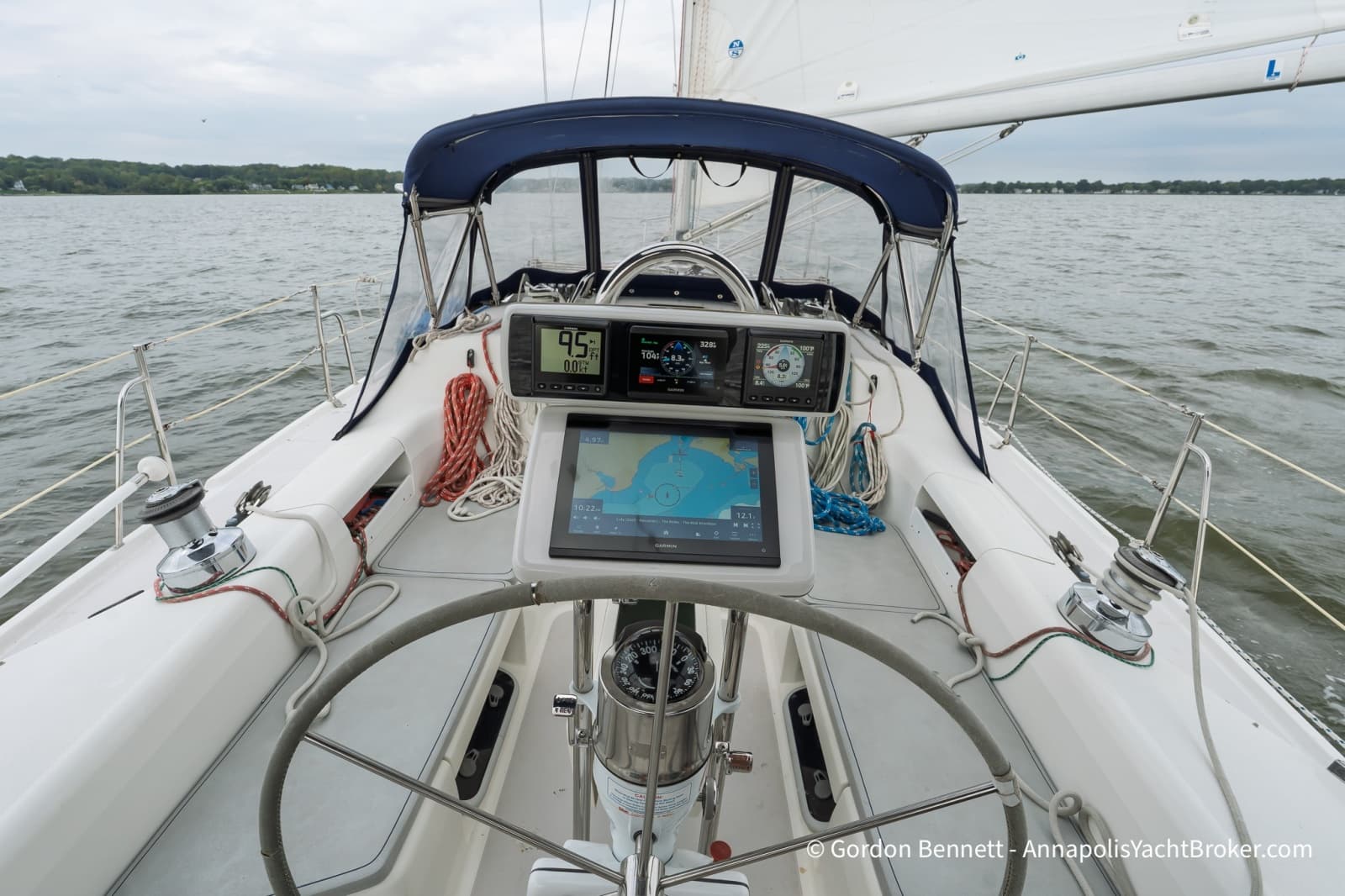 2003 Catalina 380 - Photo 2