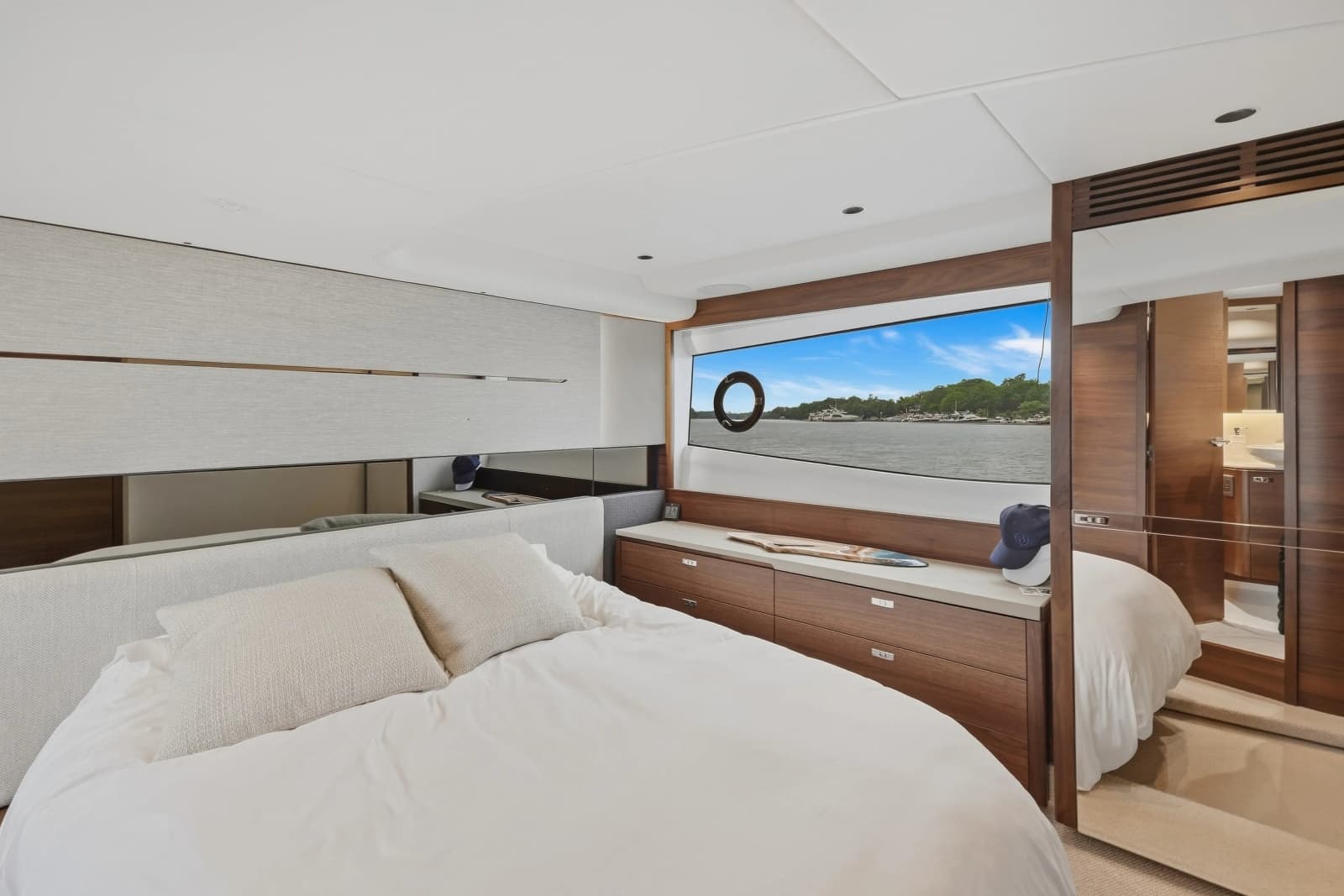2023 Princess V50 Deck Saloon - Photo 45