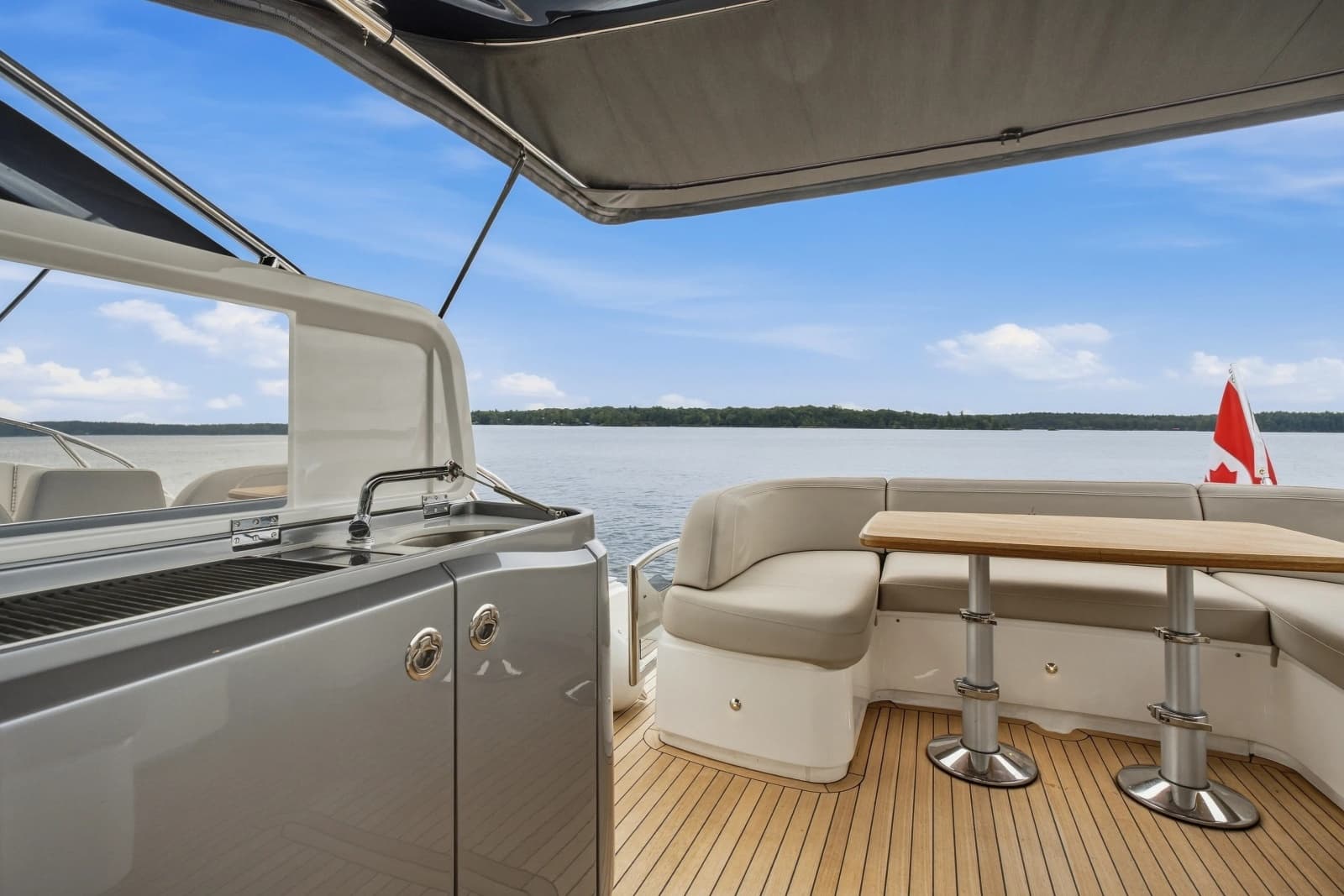 2023 Princess V50 Deck Saloon - Photo 18