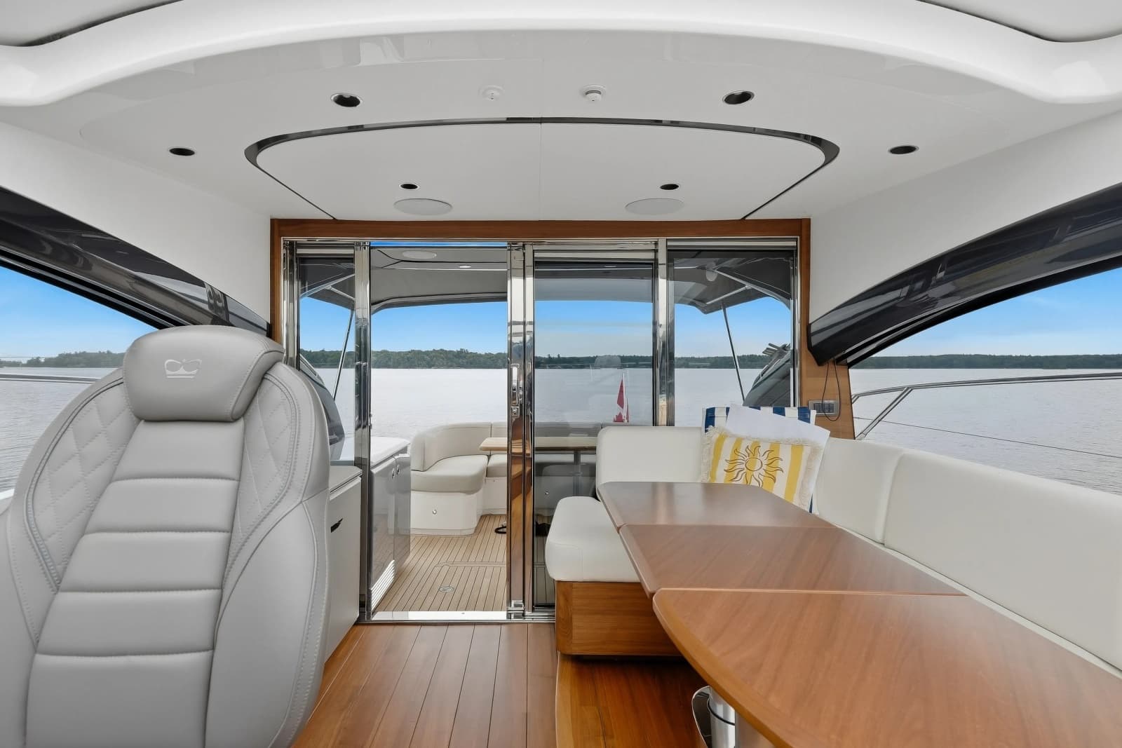 2023 Princess V50 Deck Saloon - Photo 28