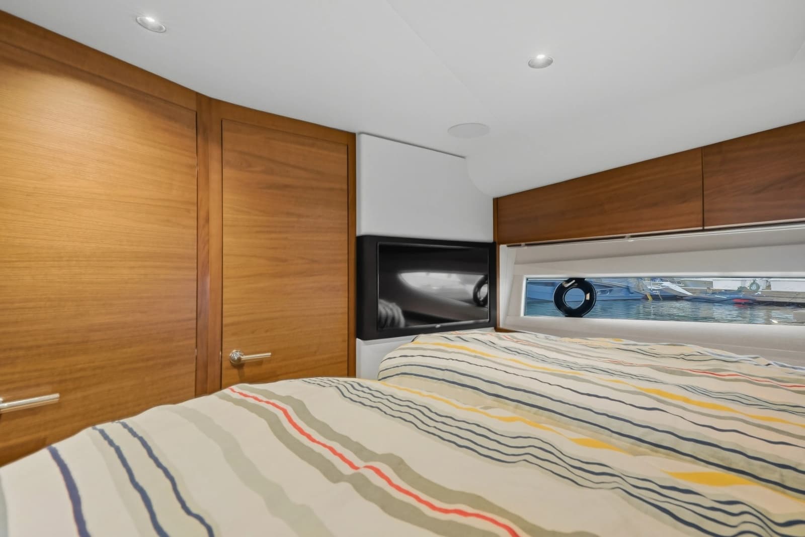 2023 Princess V50 Deck Saloon - Photo 39