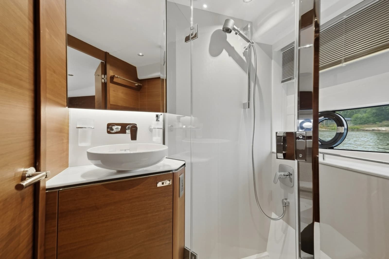 2023 Princess V50 Deck Saloon - Photo 41