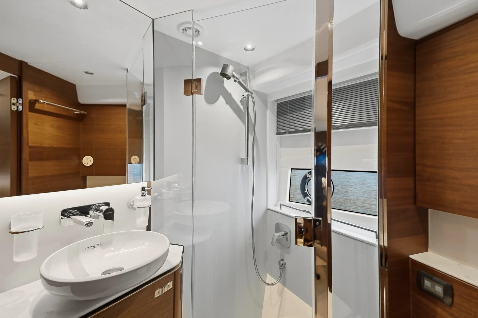 2023 Princess V50 Deck Saloon - Photo 42