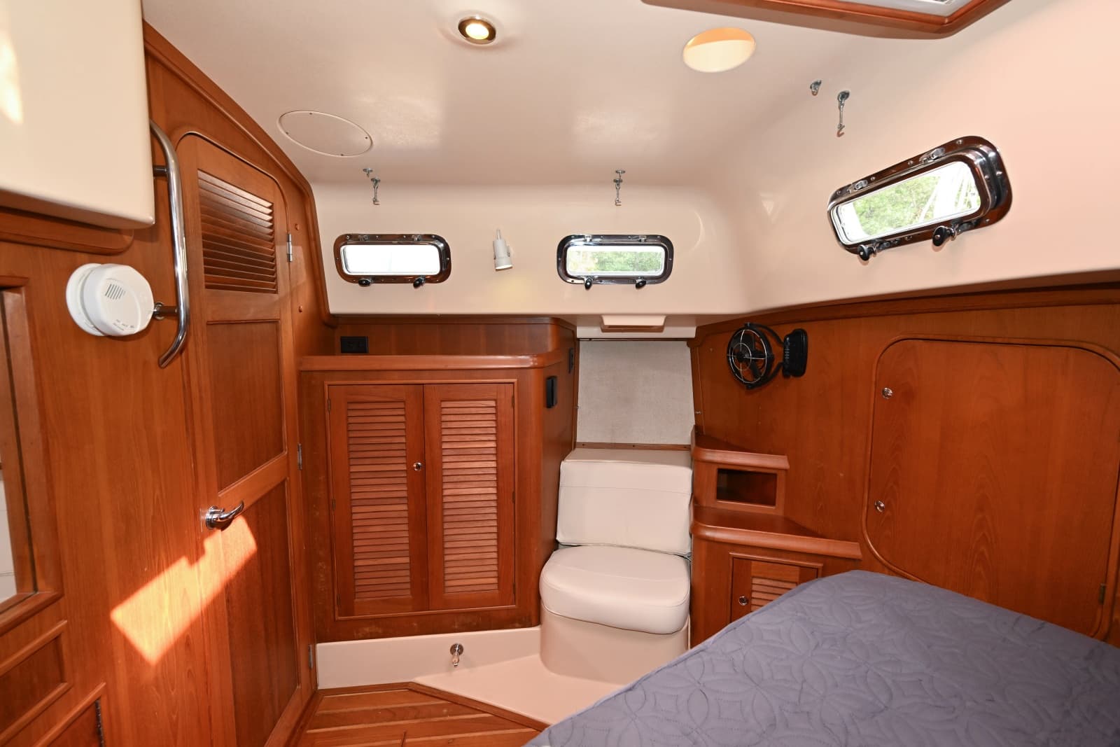 2005 Island Packet 445 - Photo 33