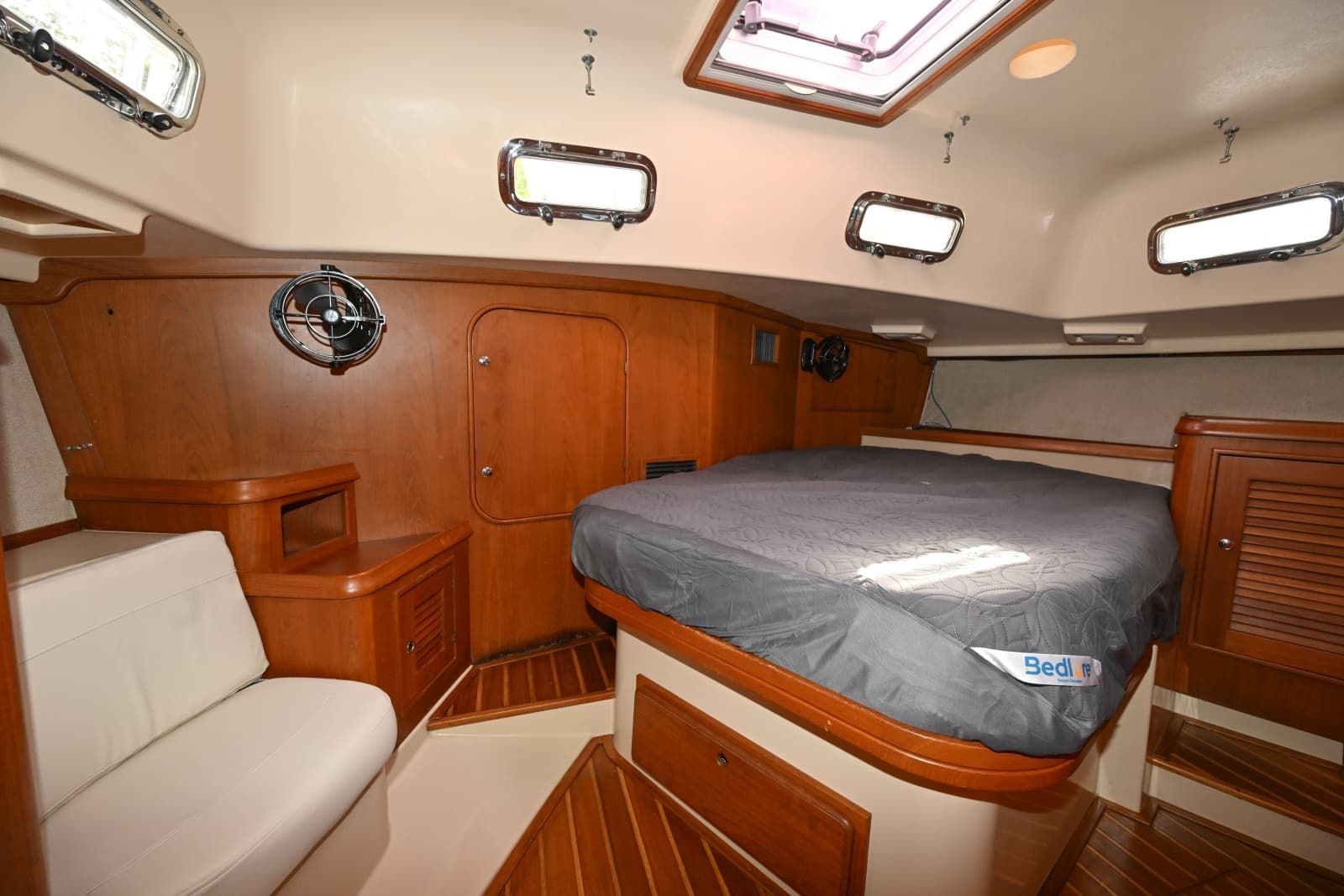 2005 Island Packet 445 - Photo 44