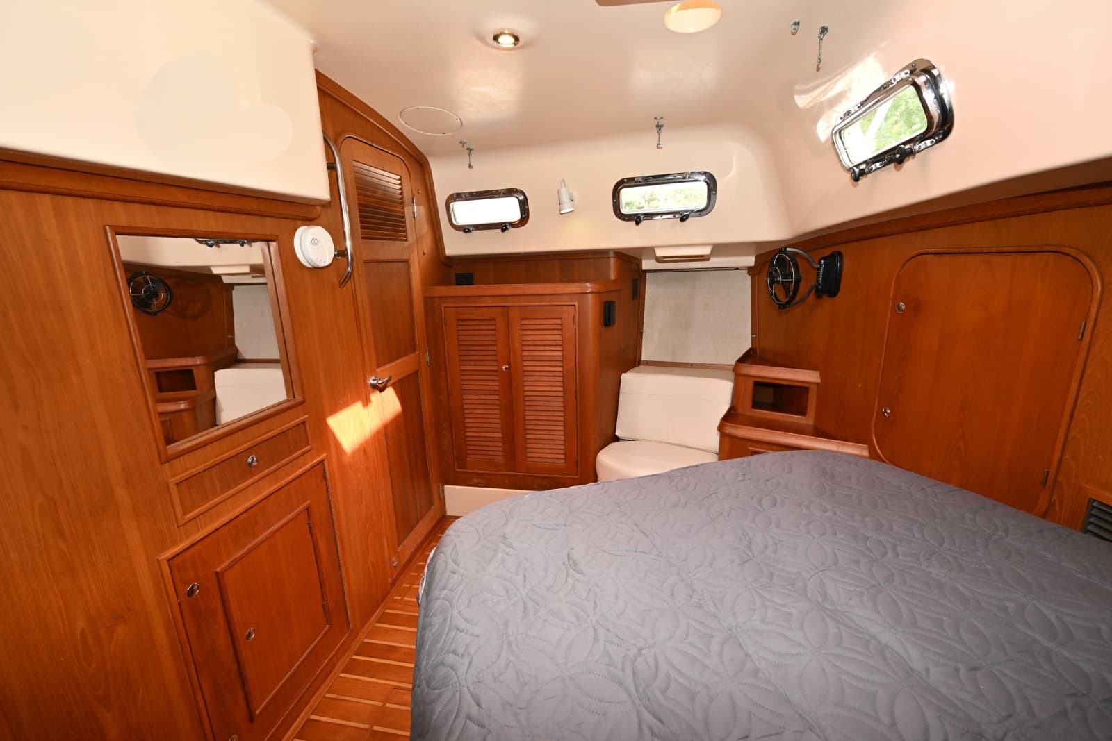 2005 Island Packet 445 - Photo 34