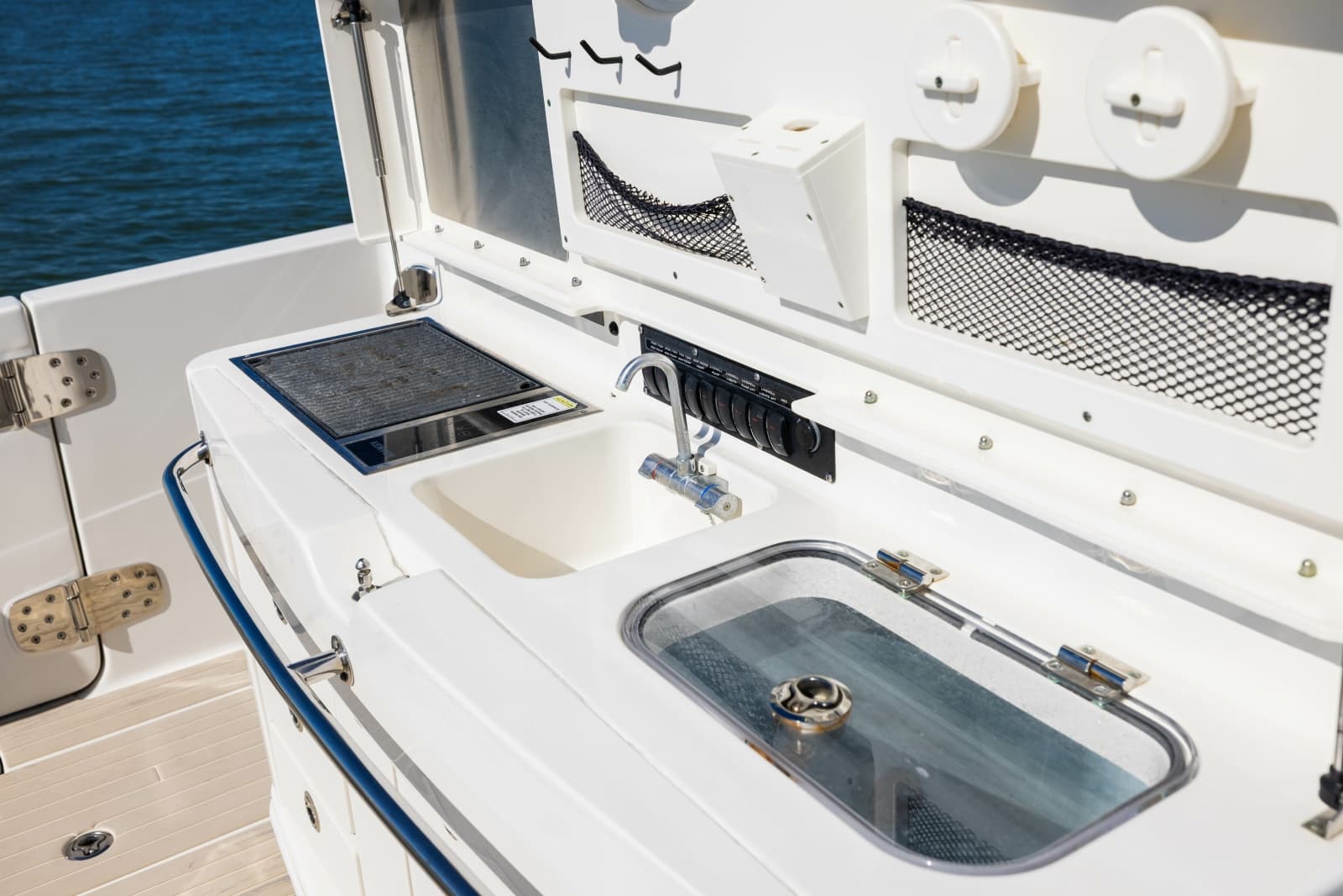 2017 Boston Whaler 370 Outrage - Photo 44