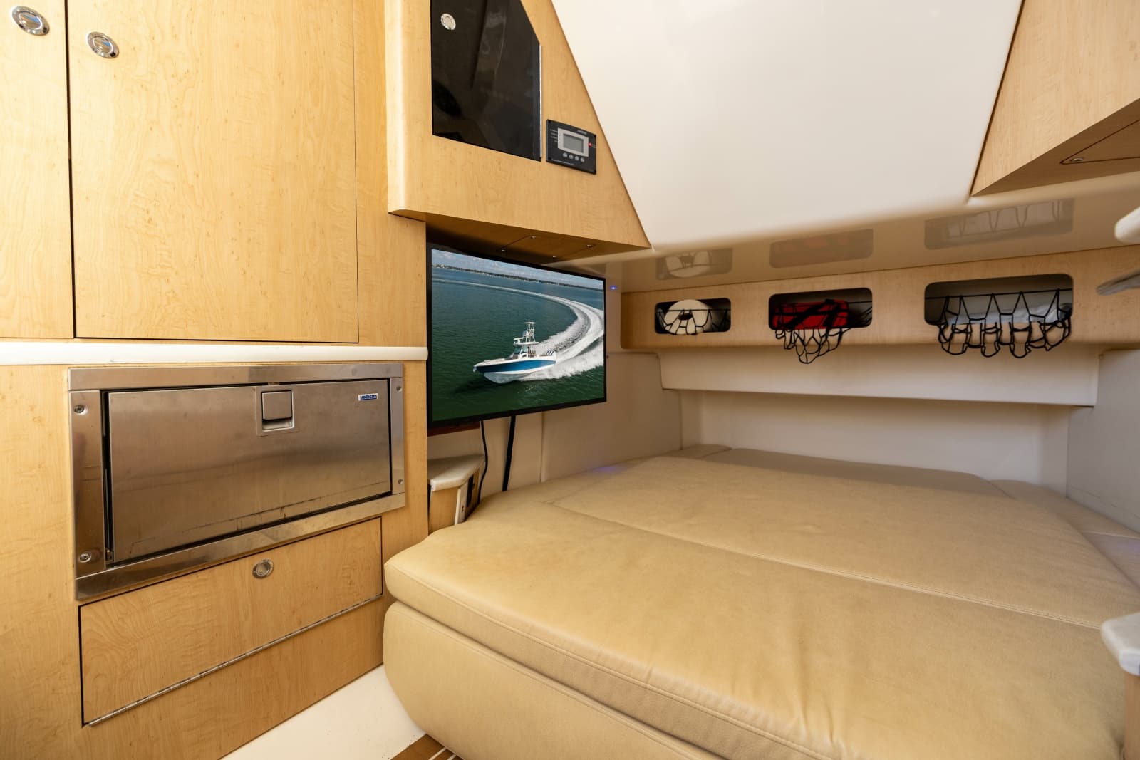 2017 Boston Whaler 370 Outrage - Photo 60