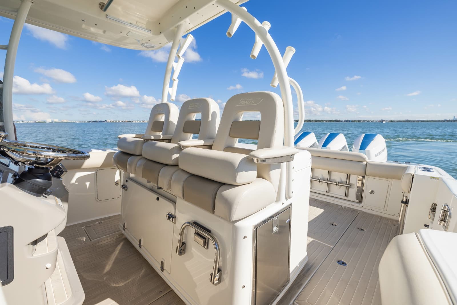 2017 Boston Whaler 370 Outrage - Photo 37