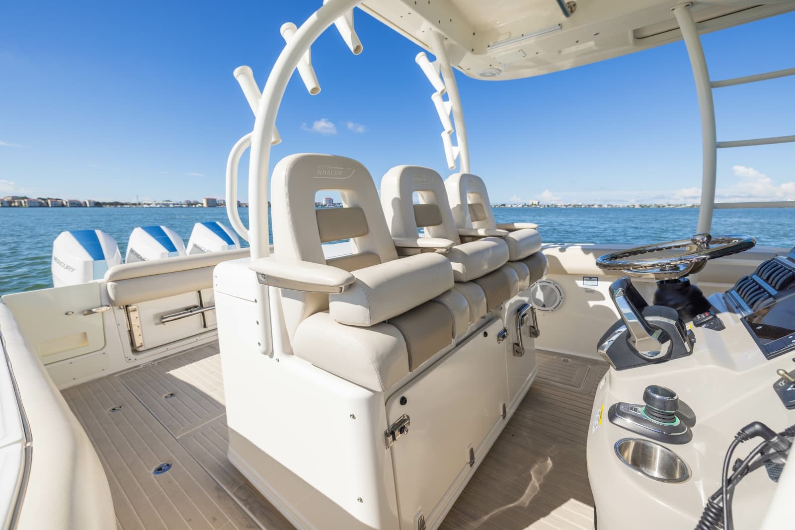 2017 Boston Whaler 370 Outrage - Photo 36