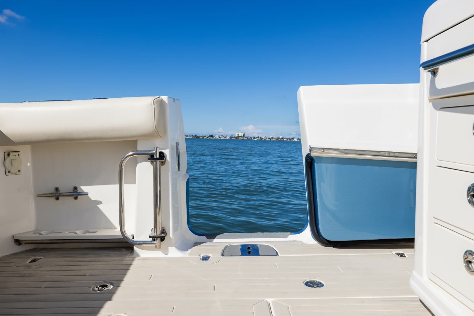 2017 Boston Whaler 370 Outrage - Photo 49