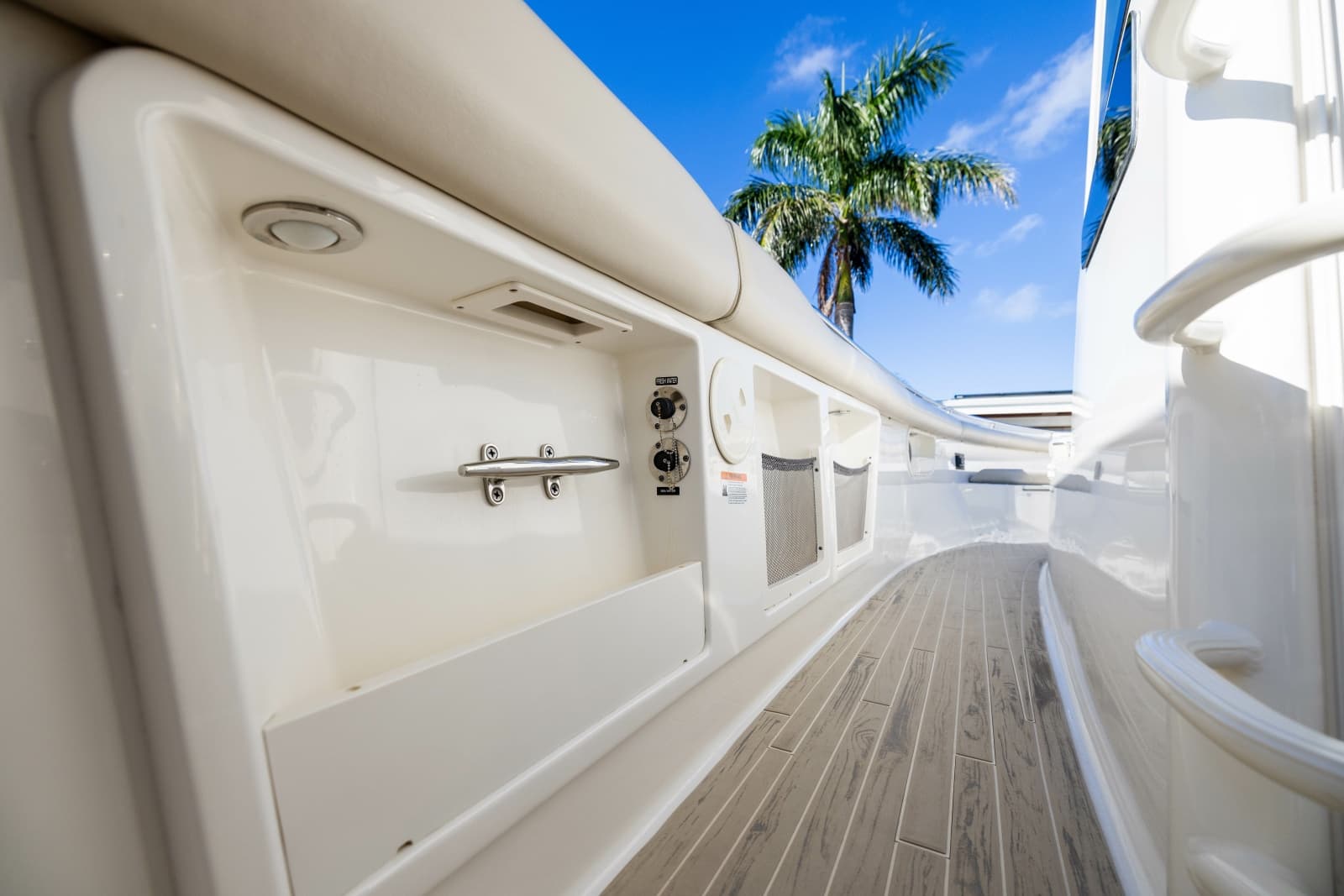 2017 Boston Whaler 370 Outrage - Photo 29