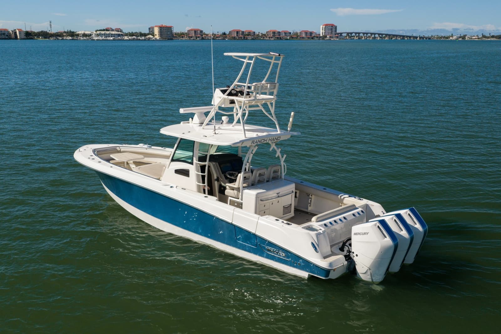2017 Boston Whaler 370 Outrage - Photo 2