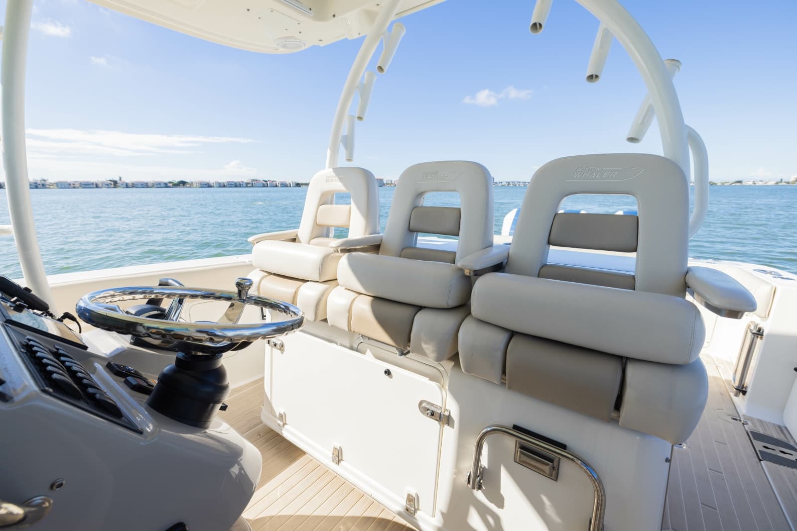 2017 Boston Whaler 370 Outrage - Photo 38