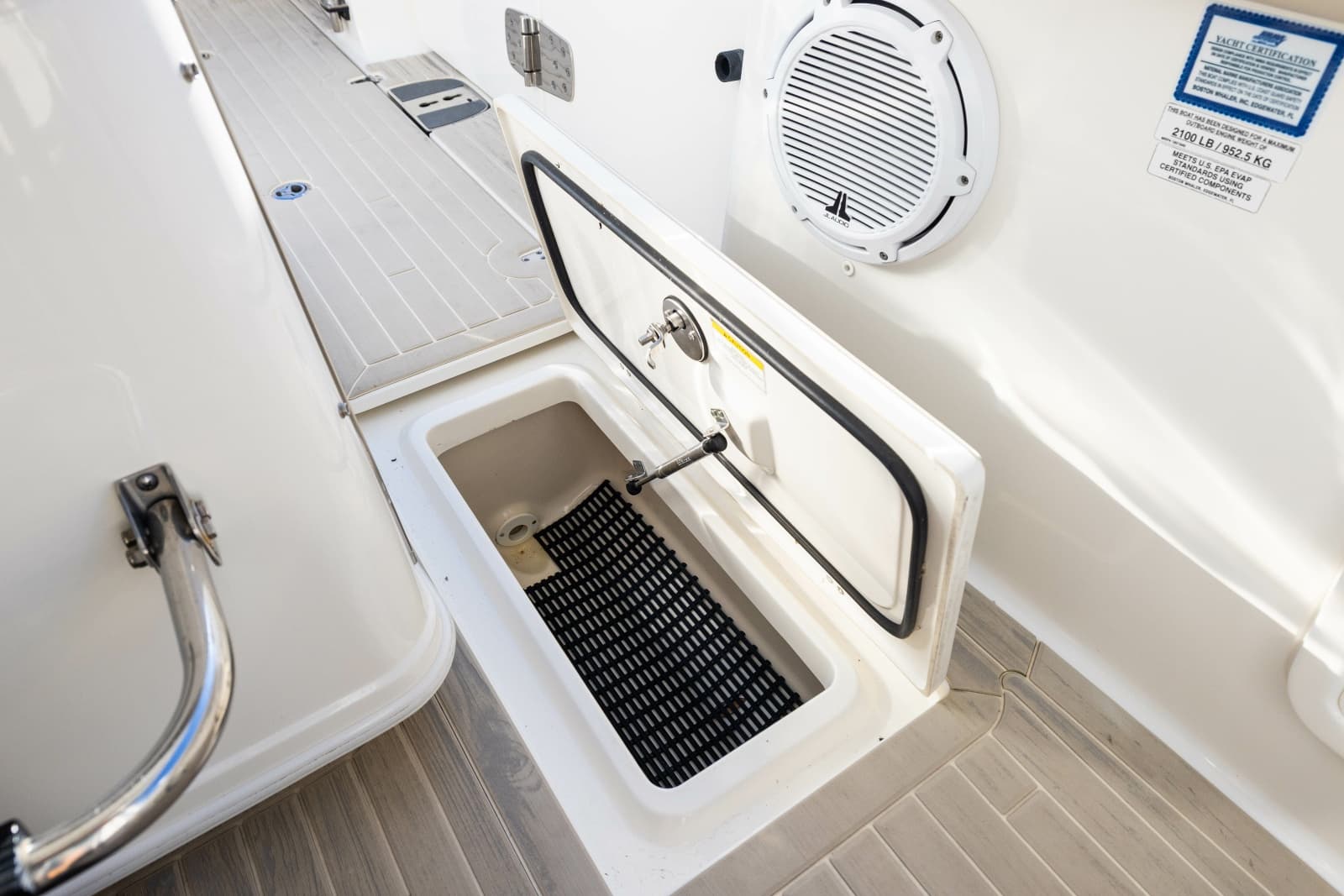 2017 Boston Whaler 370 Outrage - Photo 54