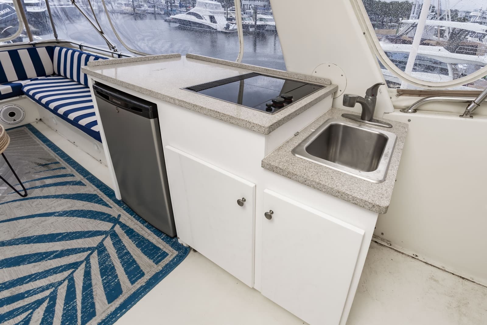 1987 Hatteras 63 Motor Yacht - Photo 19