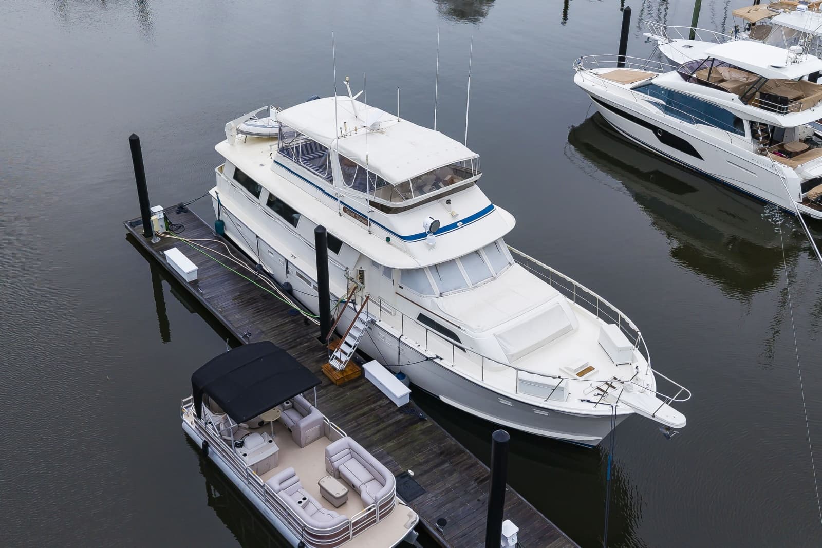 1987 Hatteras 63 Motor Yacht - Photo 106