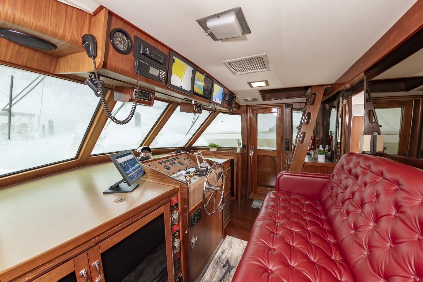 1987 Hatteras 63 Motor Yacht - Photo 41