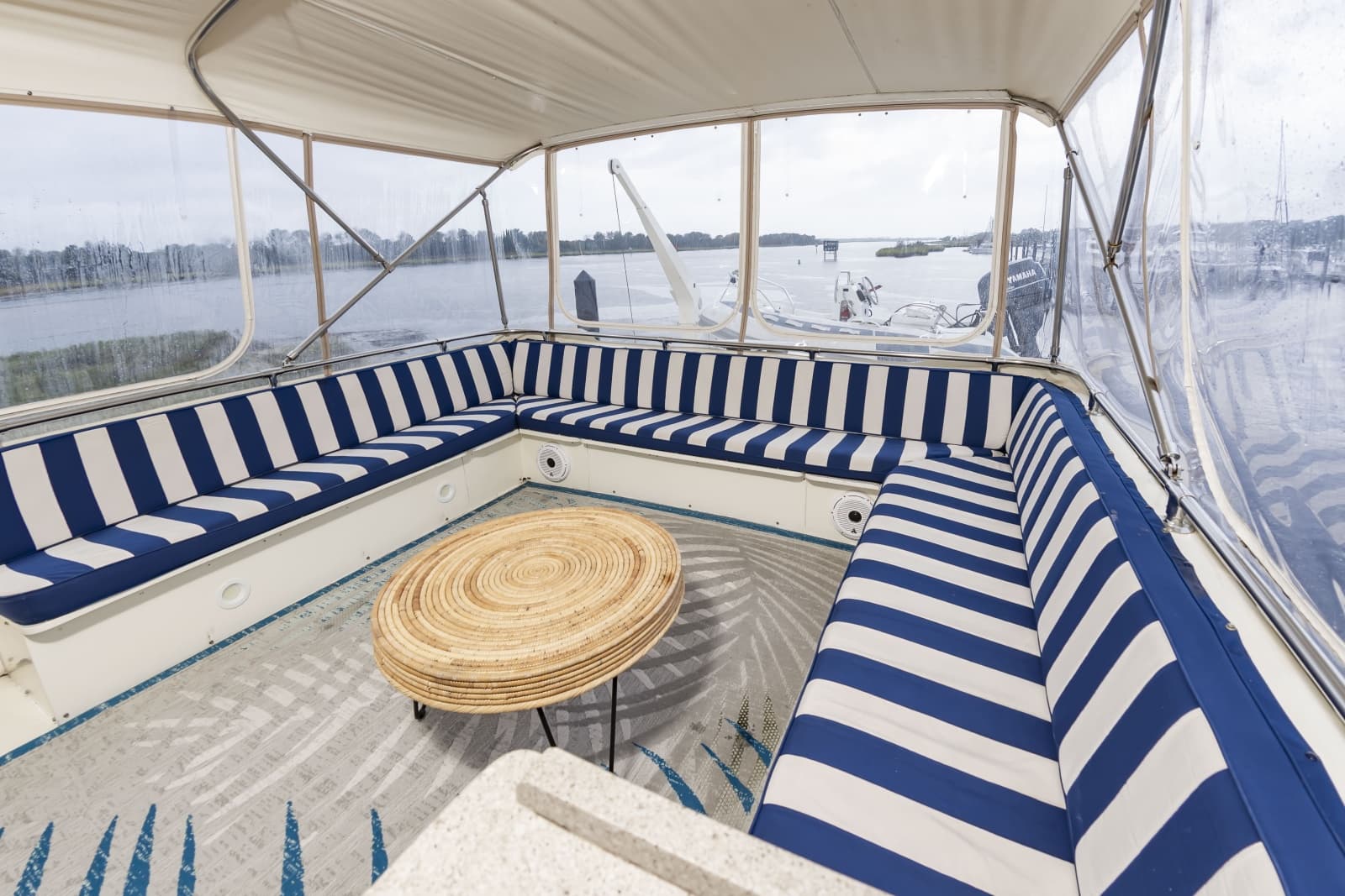 1987 Hatteras 63 Motor Yacht - Photo 17