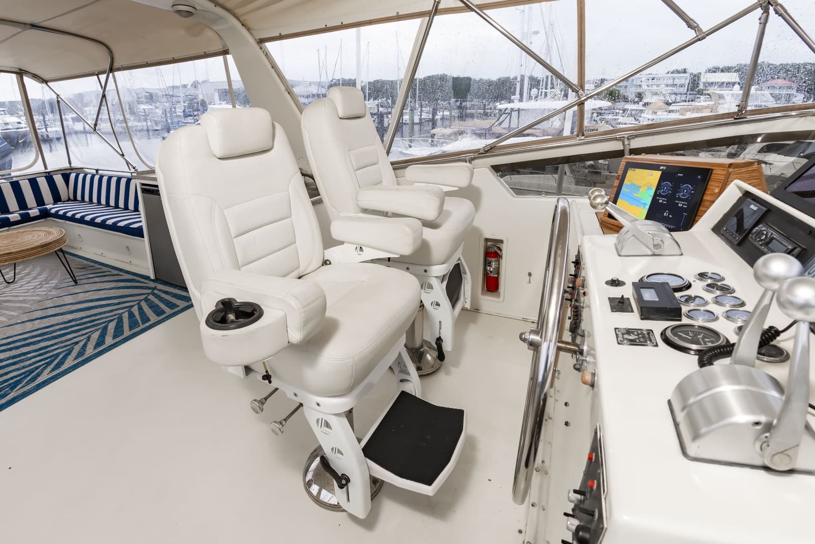 1987 Hatteras 63 Motor Yacht - Photo 13