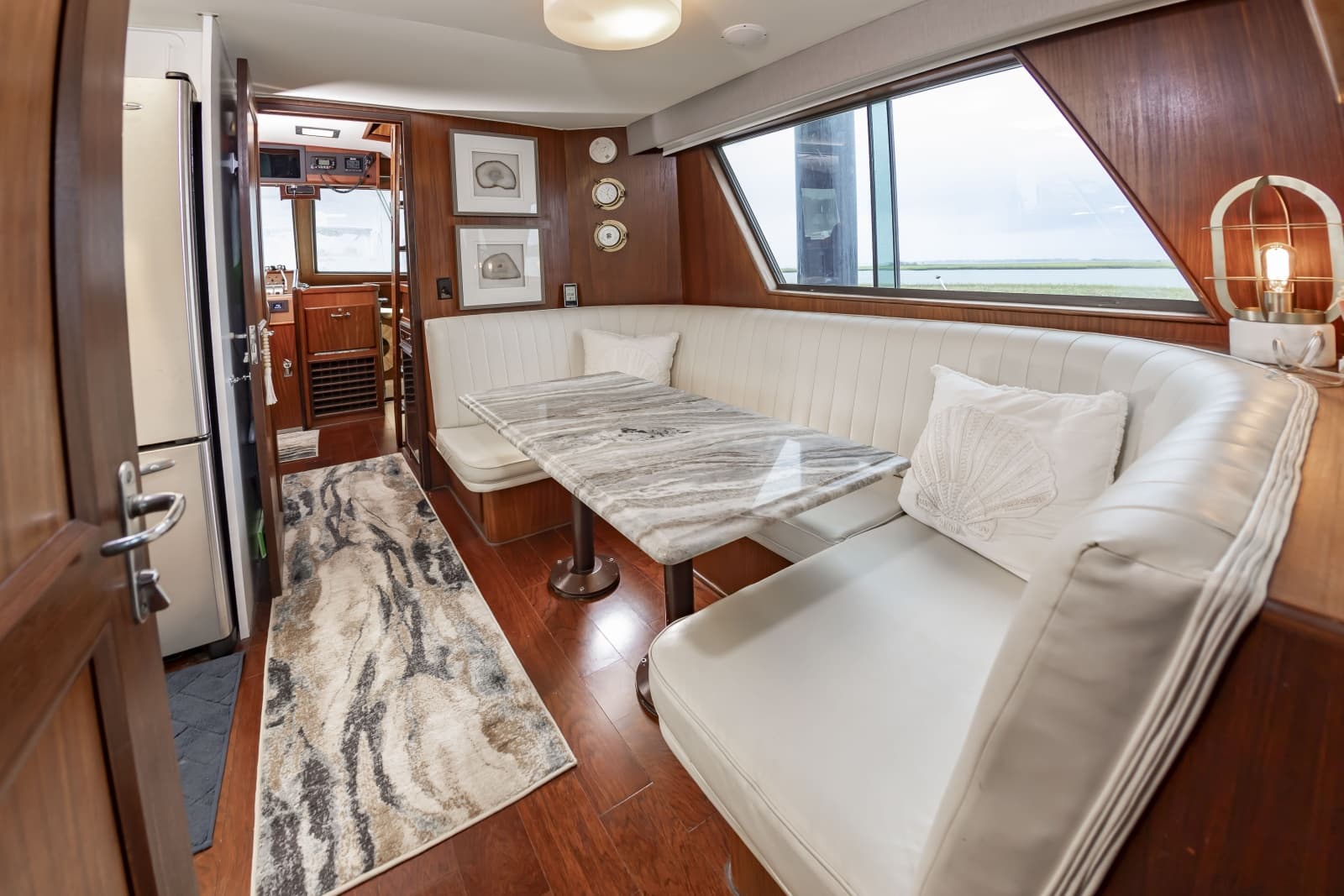 1987 Hatteras 63 Motor Yacht - Photo 35