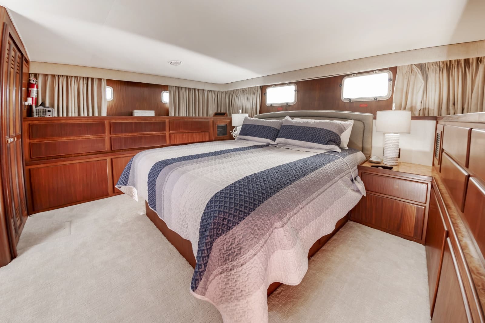 1987 Hatteras 63 Motor Yacht - Photo 83