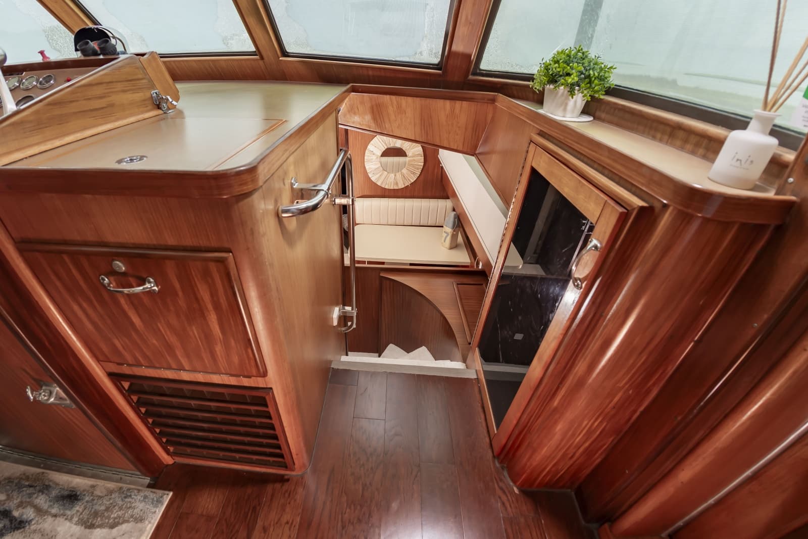 1987 Hatteras 63 Motor Yacht - Photo 45