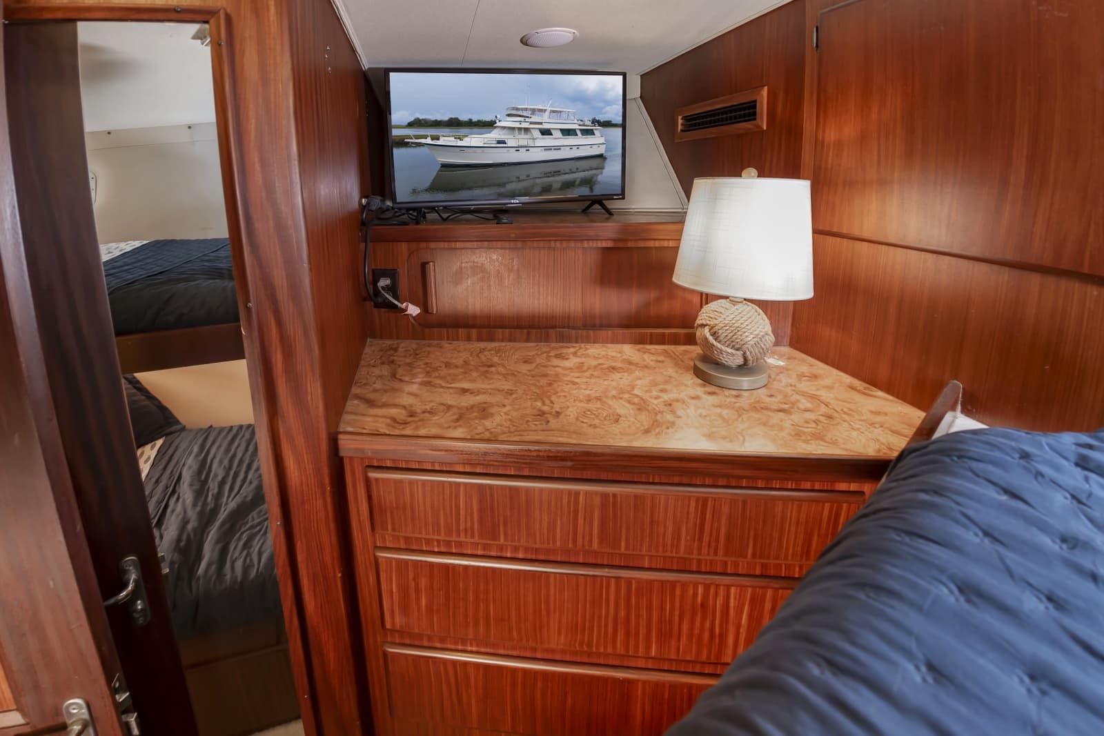 1987 Hatteras 63 Motor Yacht - Photo 61